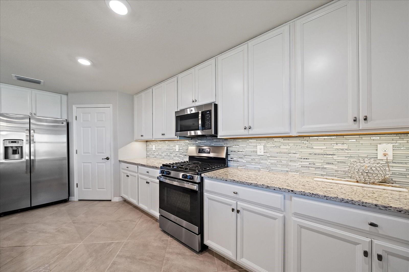 18027 GAWTHROP DR #101, BRADENTON, FL, 34211
