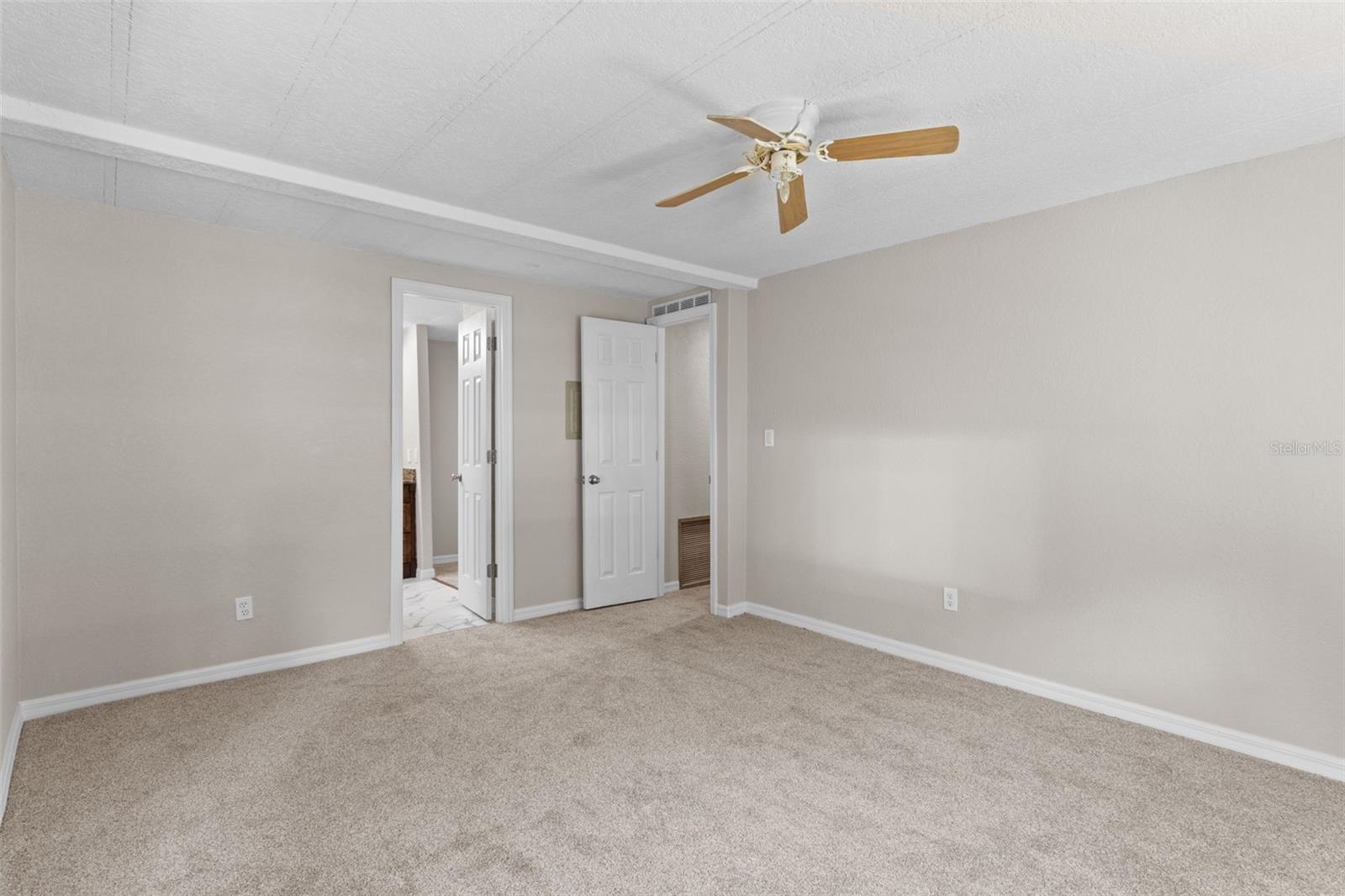 3547 CR 405, LAKE PANASOFFKEE, FL, 33538