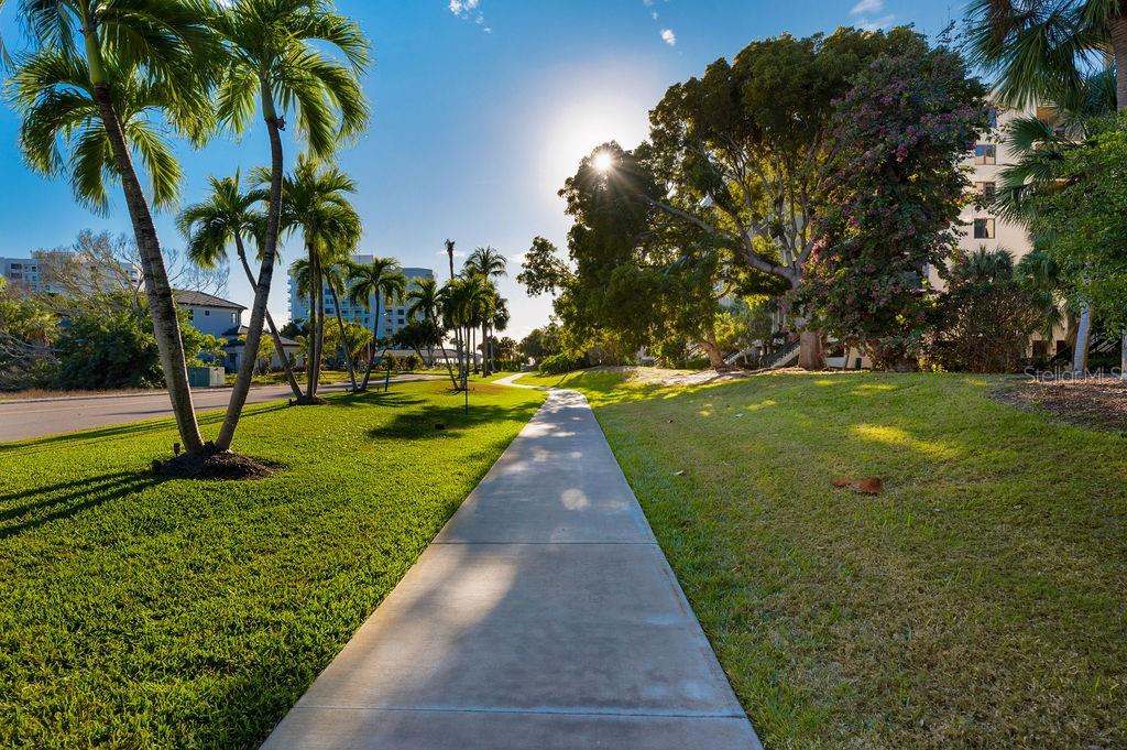 561 BIRDIE LN, LONGBOAT KEY, FL, 34228