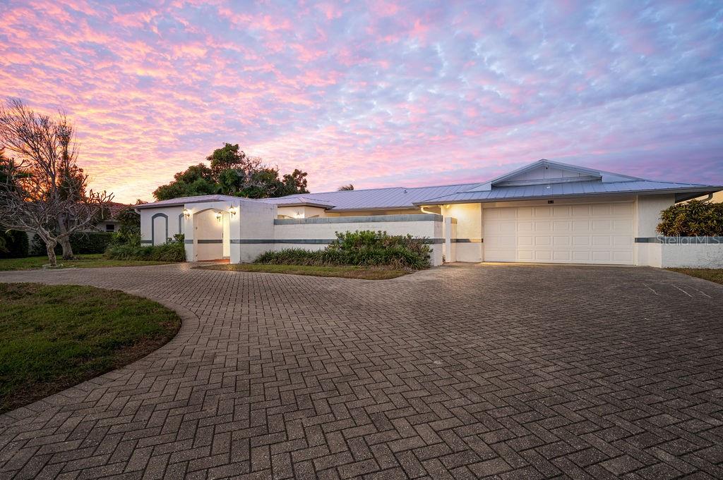561 BIRDIE LN, LONGBOAT KEY, FL, 34228