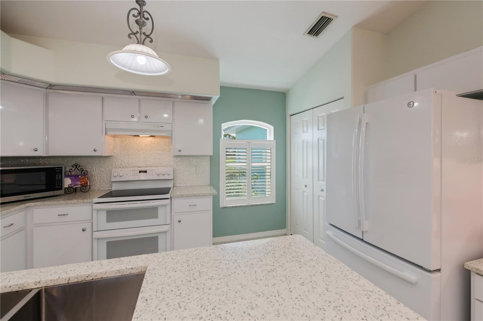 409 BOUNDARY BLVD, ROTONDA WEST, FL, 33947