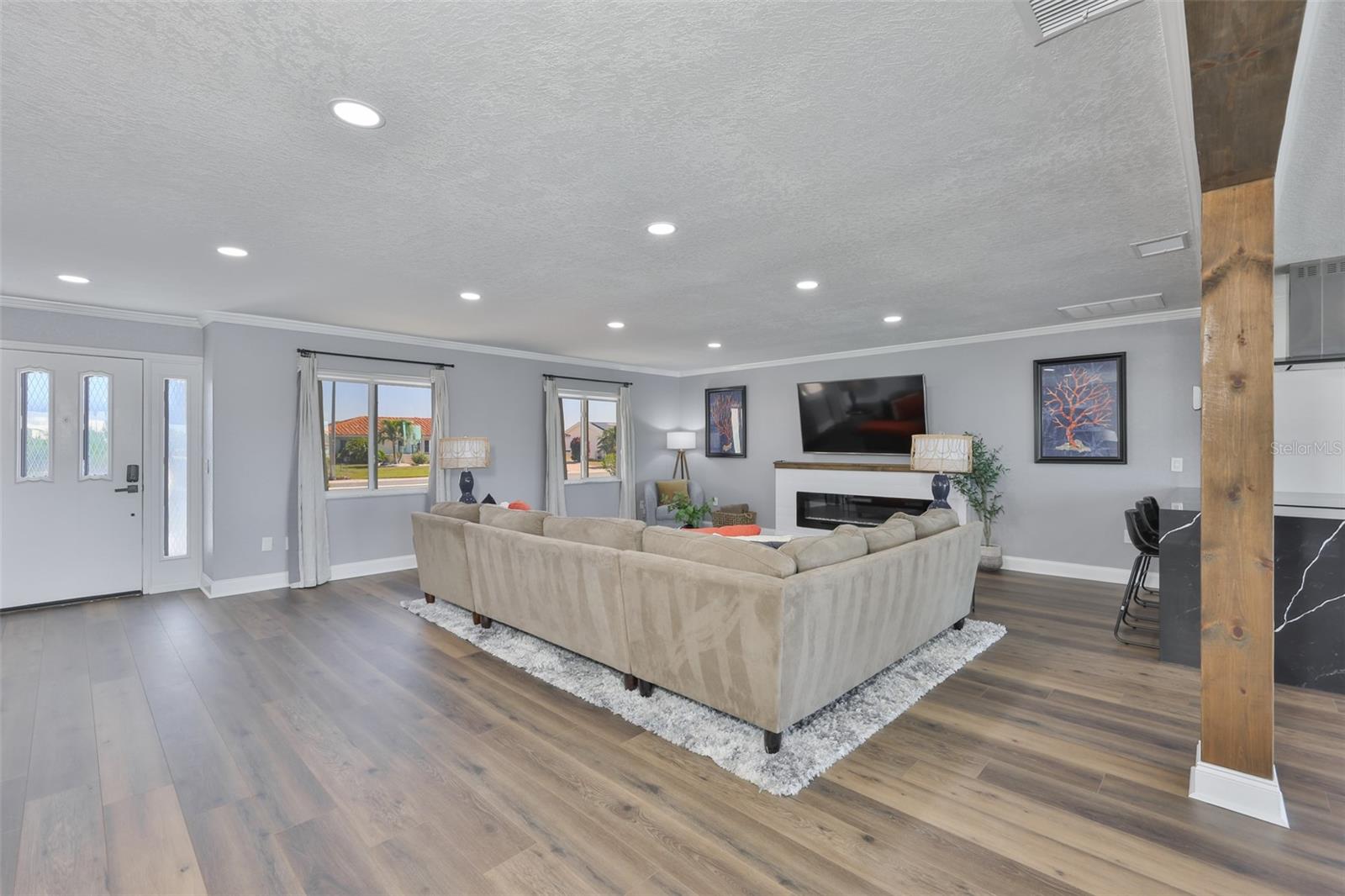 405 BLACKHAWK CIR, SUN CITY CENTER, FL, 33573