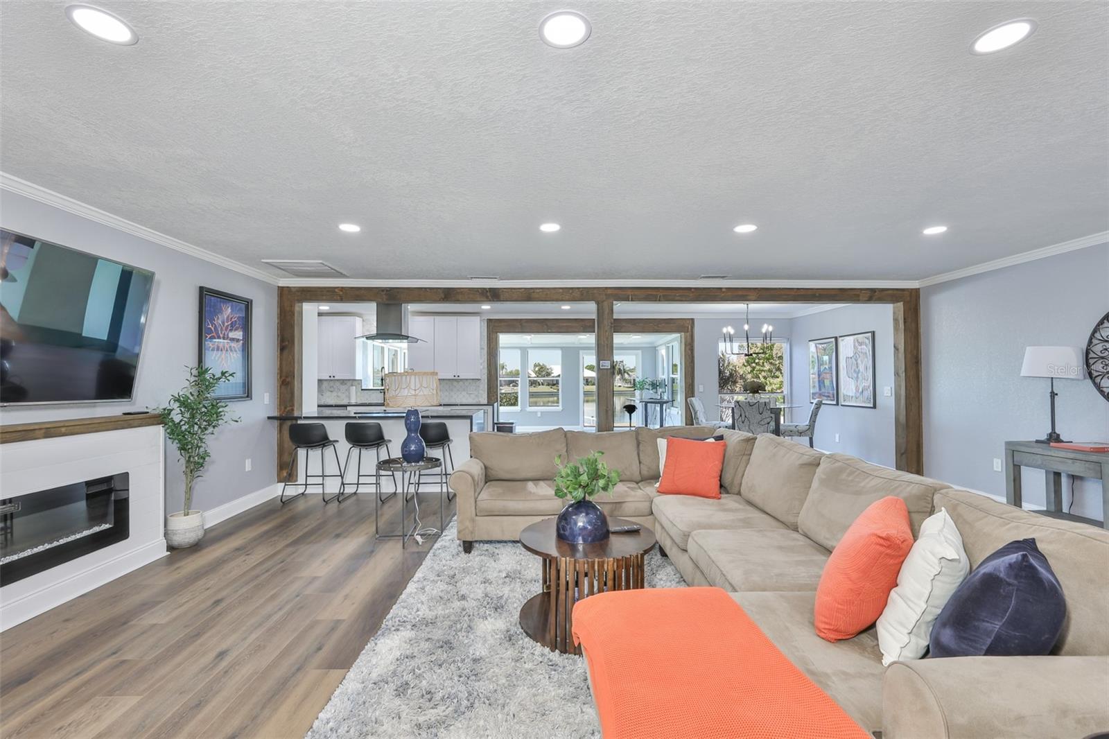 405 BLACKHAWK CIR, SUN CITY CENTER, FL, 33573
