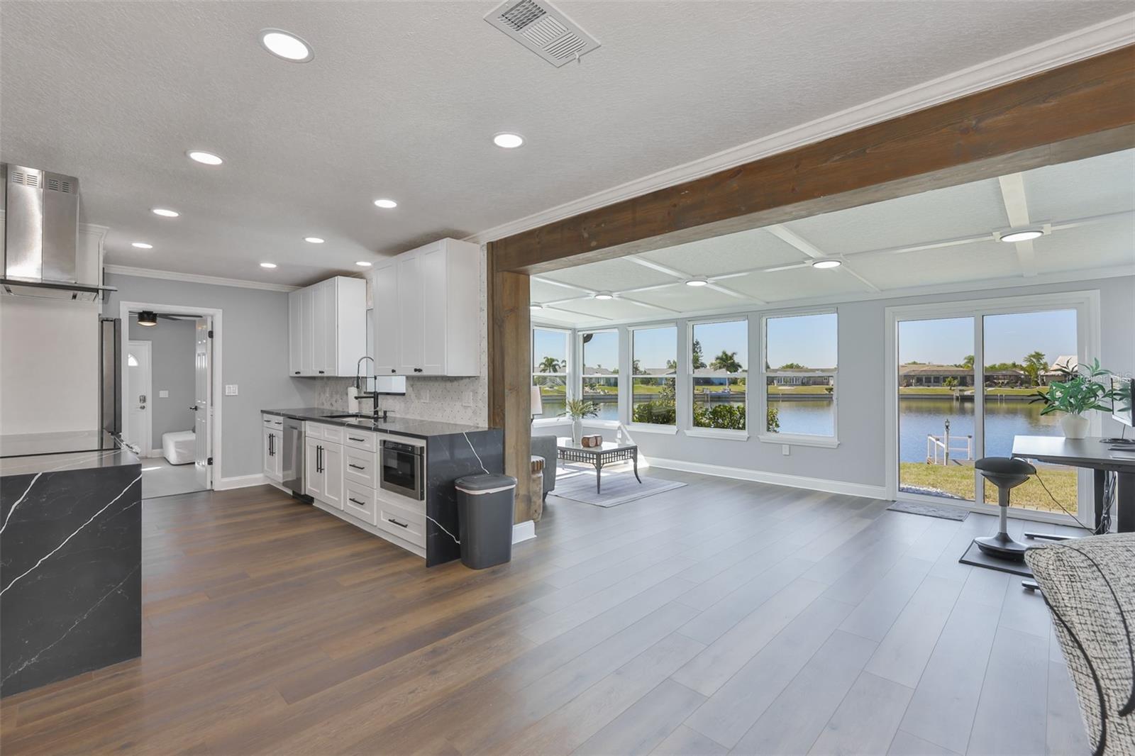 405 BLACKHAWK CIR, SUN CITY CENTER, FL, 33573