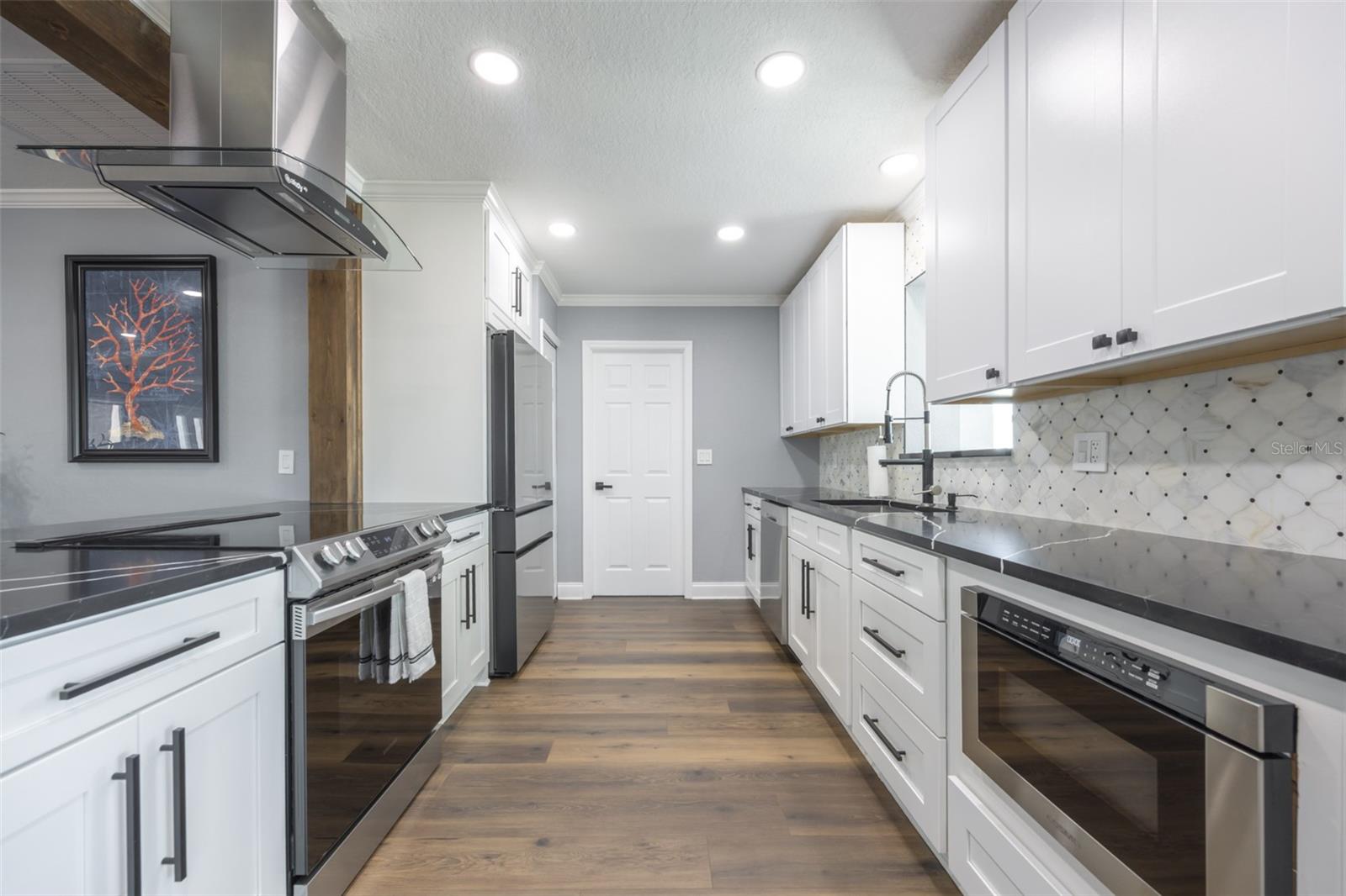 405 BLACKHAWK CIR, SUN CITY CENTER, FL, 33573
