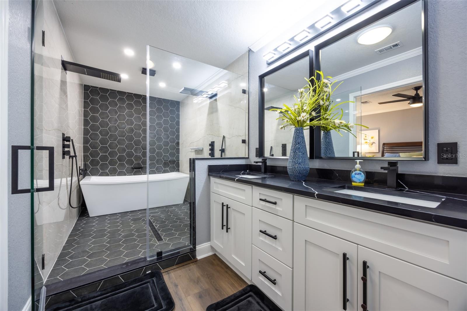 405 BLACKHAWK CIR, SUN CITY CENTER, FL, 33573