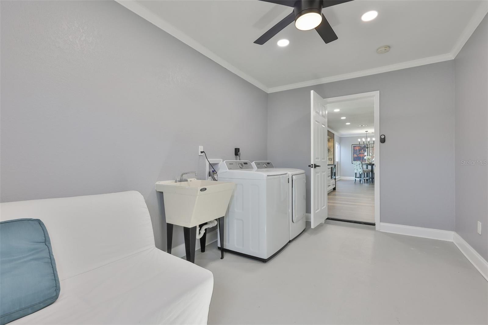 405 BLACKHAWK CIR, SUN CITY CENTER, FL, 33573