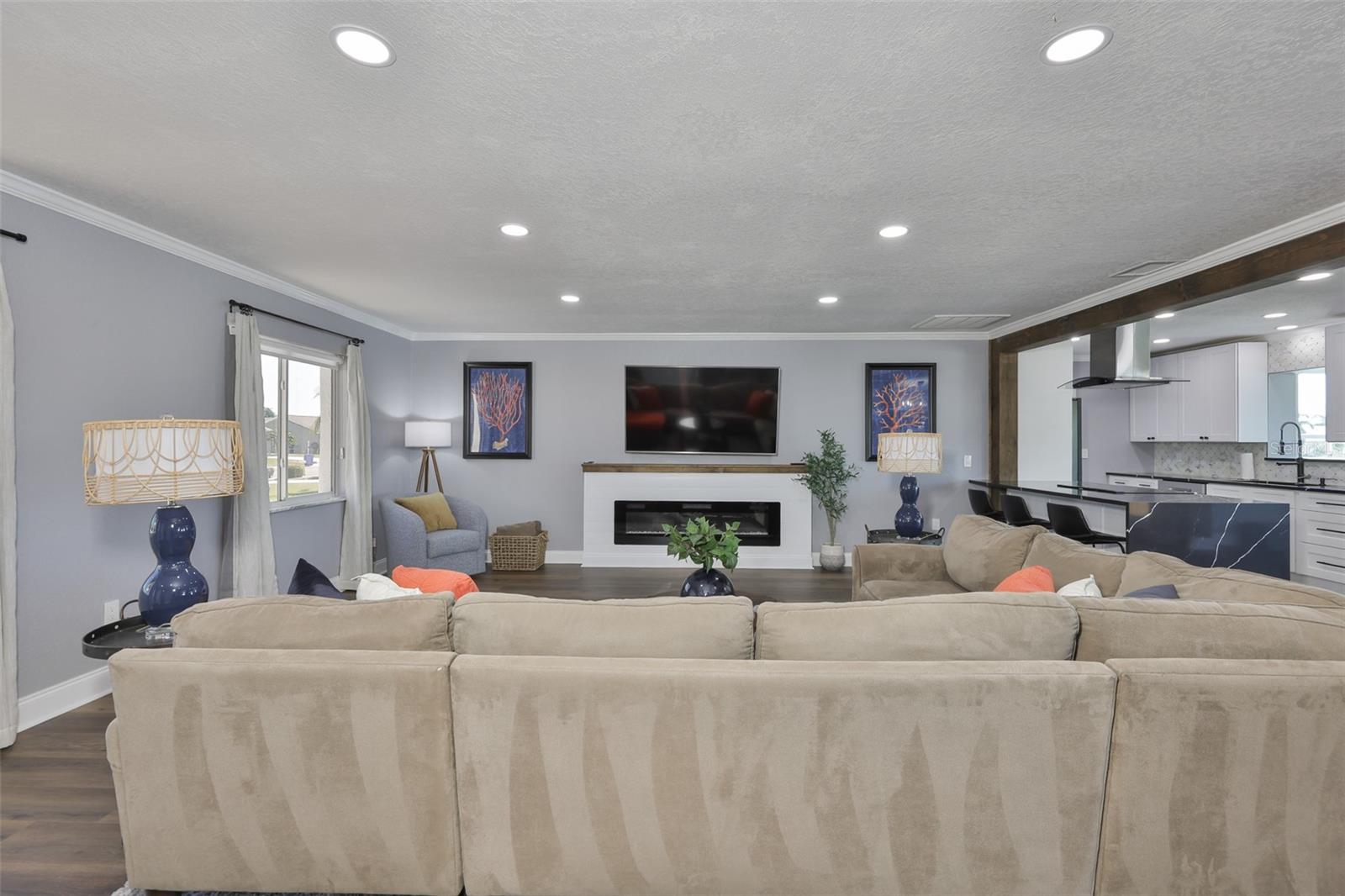 405 BLACKHAWK CIR, SUN CITY CENTER, FL, 33573