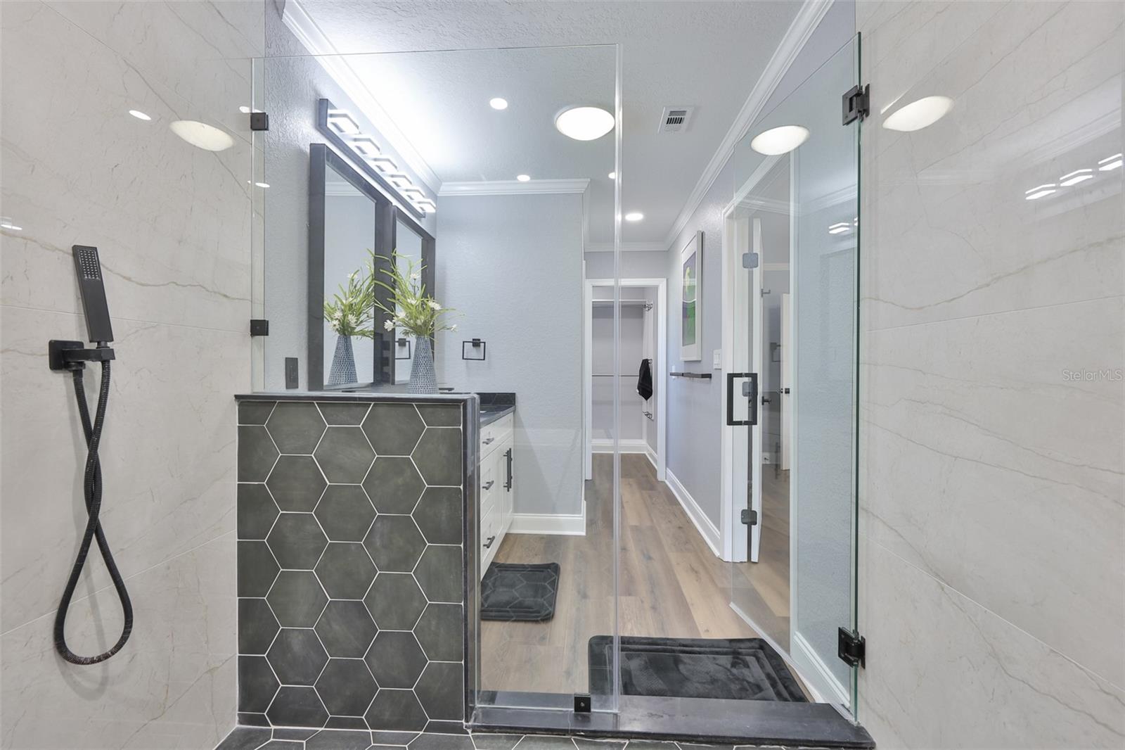 405 BLACKHAWK CIR, SUN CITY CENTER, FL, 33573