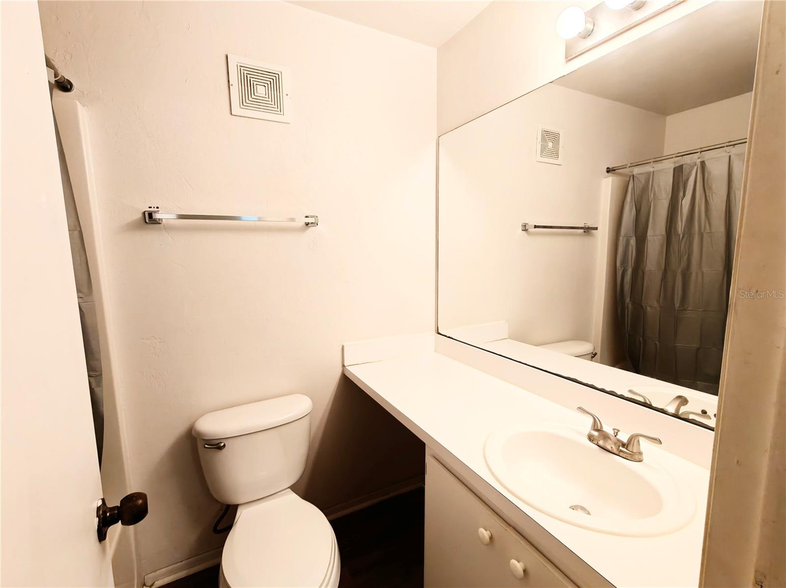 4000 SW 23RD ST #5-207 Room B, GAINESVILLE, FL, 32608