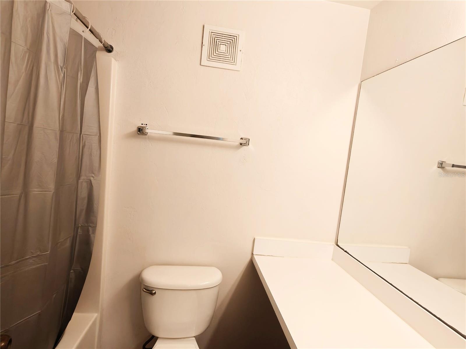4000 SW 23RD ST #5-207 Room B, GAINESVILLE, FL, 32608