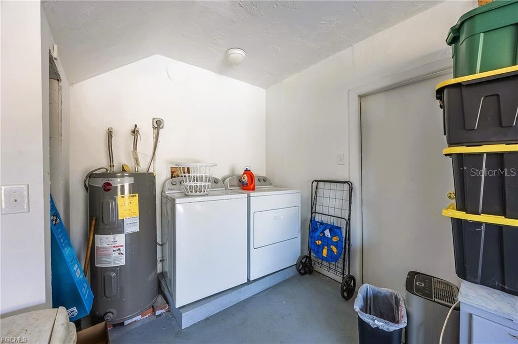 238 SE 9TH TER, CAPE CORAL, FL, 33990