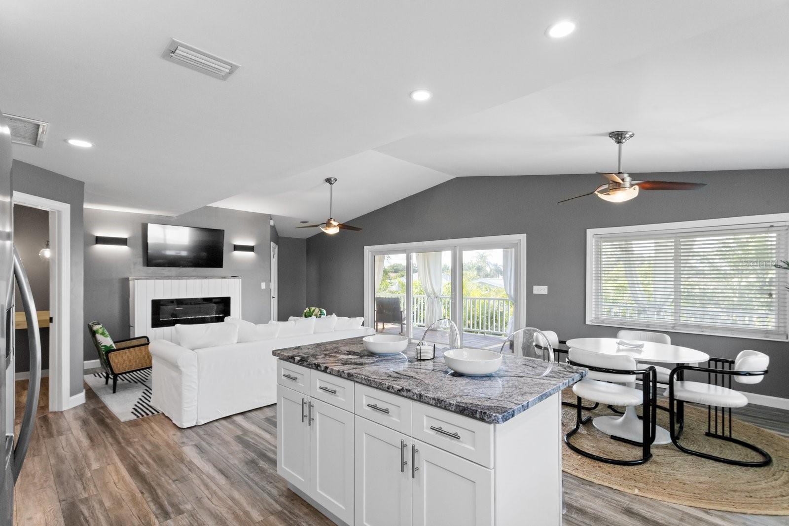 3401 MANATEE DR SE, ST PETERSBURG, FL, 33705