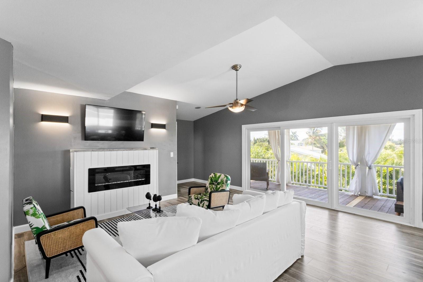 3401 MANATEE DR SE, ST PETERSBURG, FL, 33705