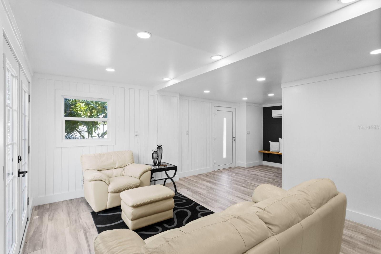 3401 MANATEE DR SE, ST PETERSBURG, FL, 33705