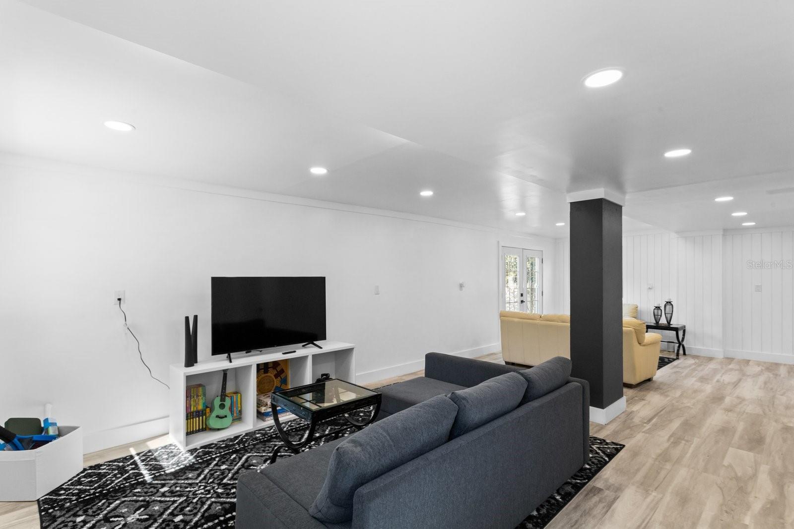3401 MANATEE DR SE, ST PETERSBURG, FL, 33705