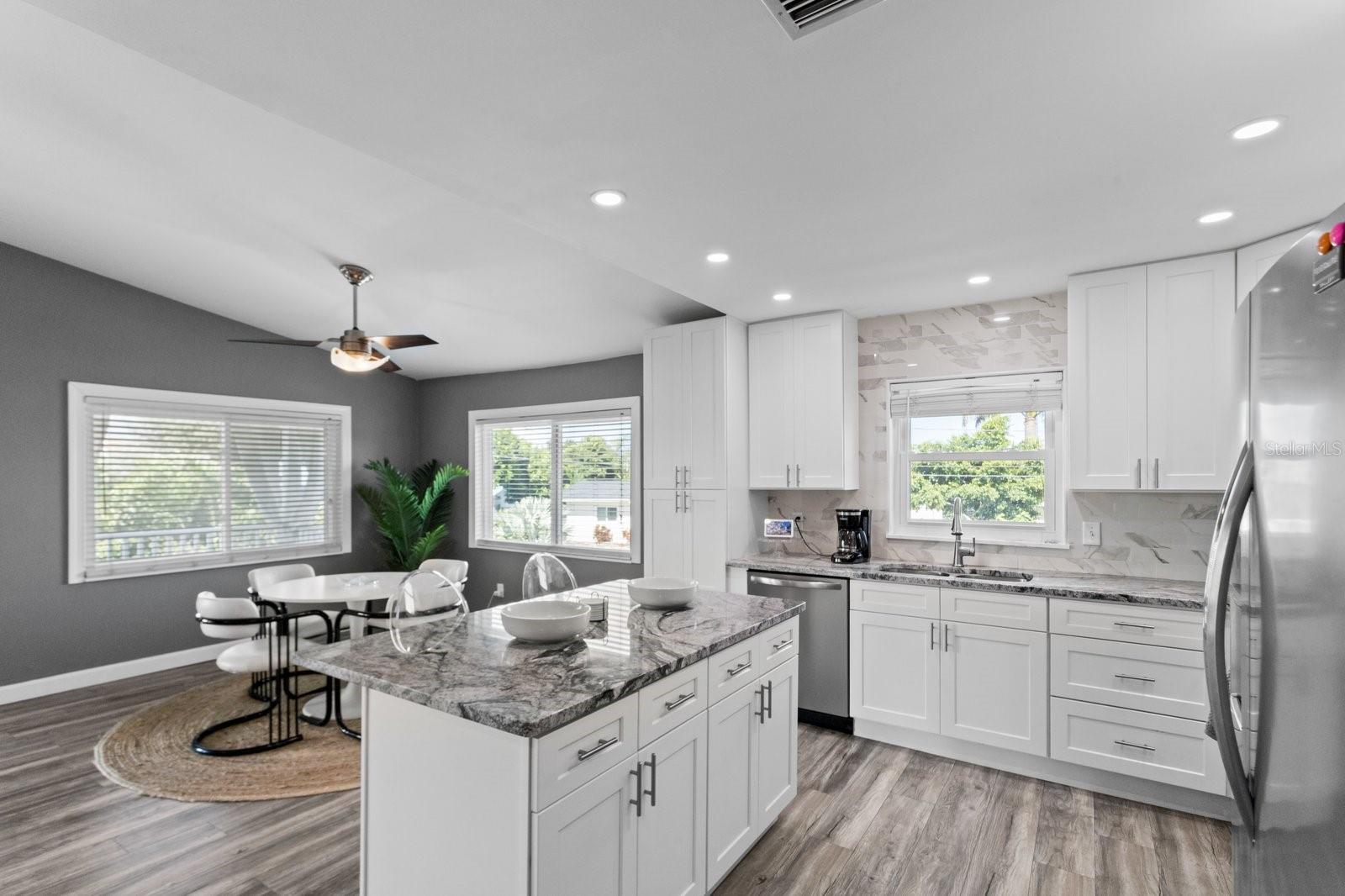 3401 MANATEE DR SE, ST PETERSBURG, FL, 33705