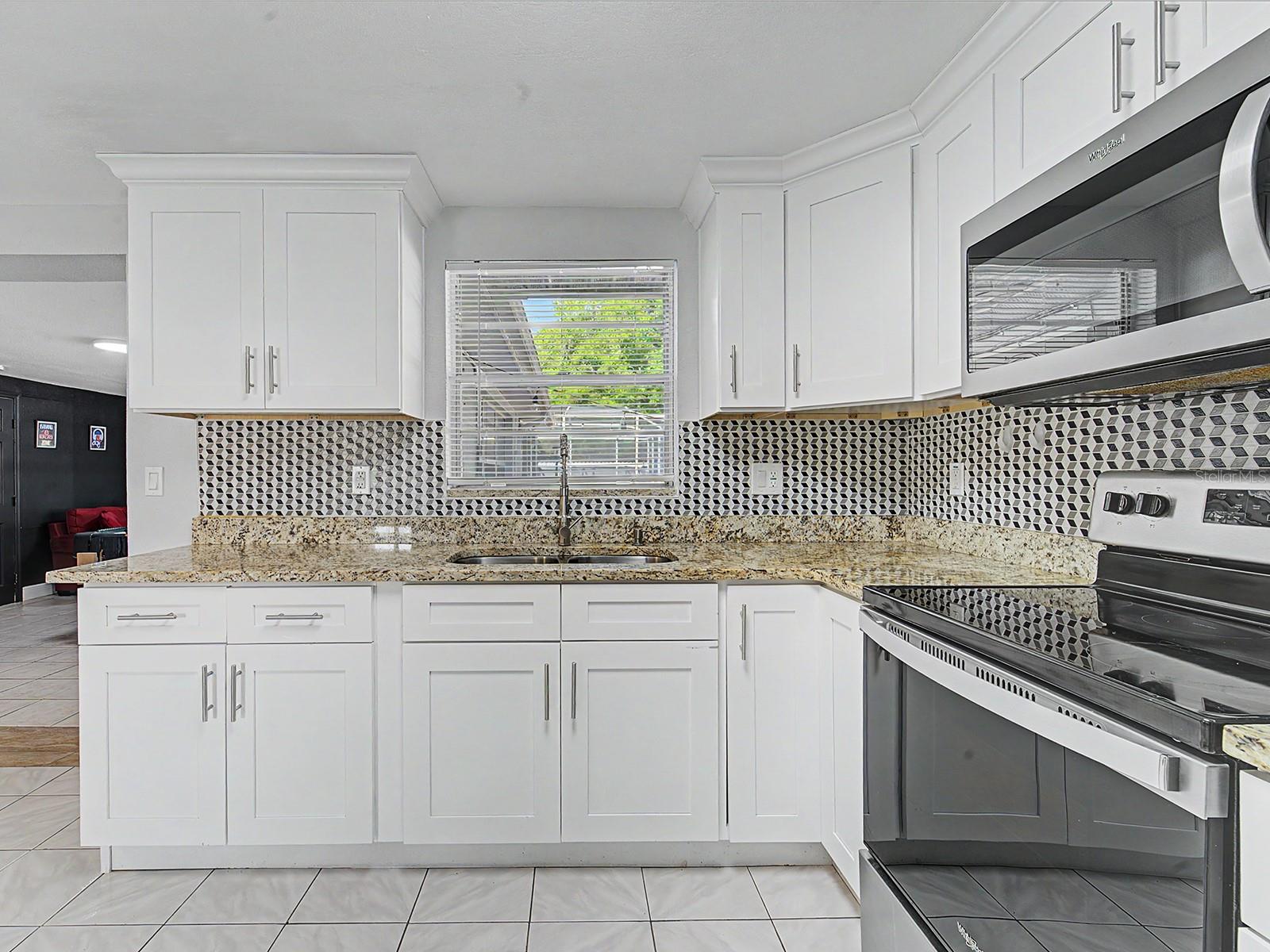 7012 CENTER CREEK DR, TAMPA, FL, 33615
