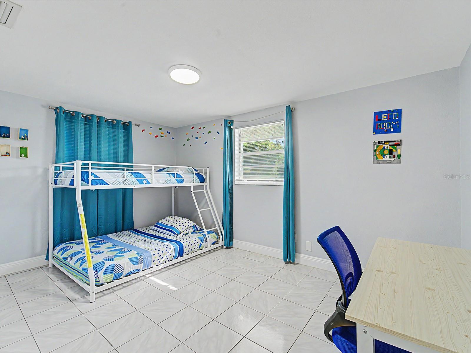 7012 CENTER CREEK DR, TAMPA, FL, 33615