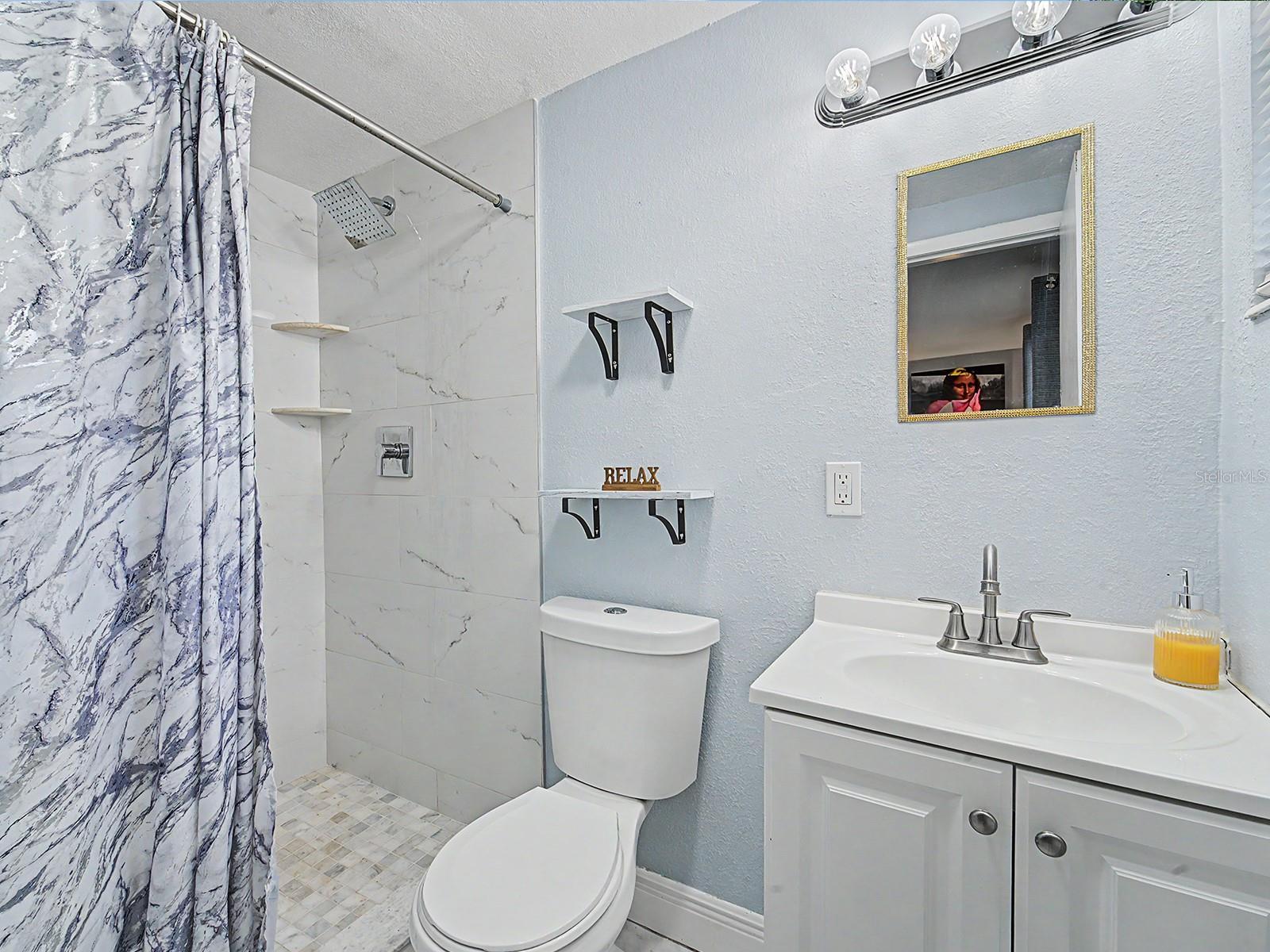 7012 CENTER CREEK DR, TAMPA, FL, 33615