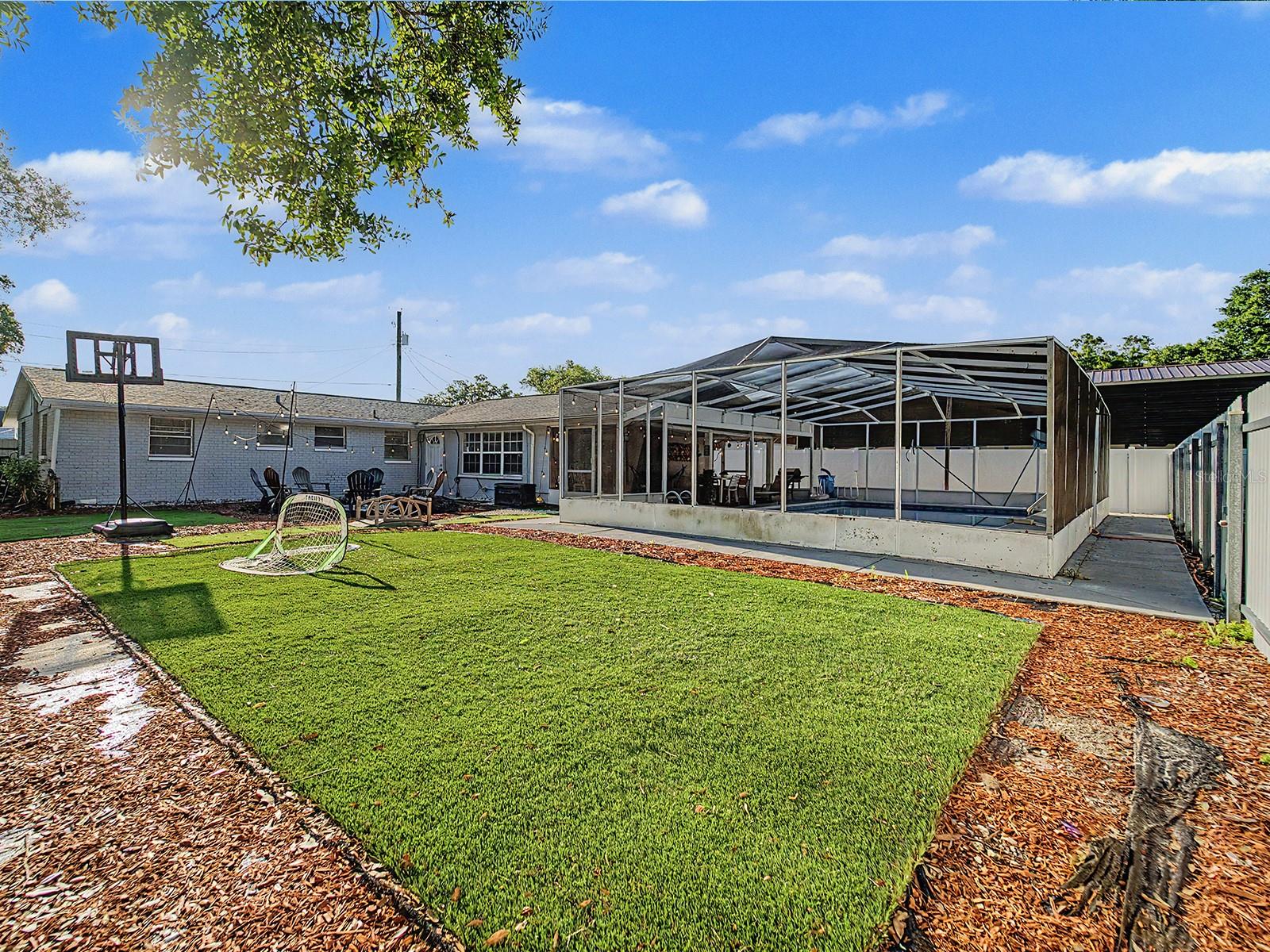 7012 CENTER CREEK DR, TAMPA, FL, 33615