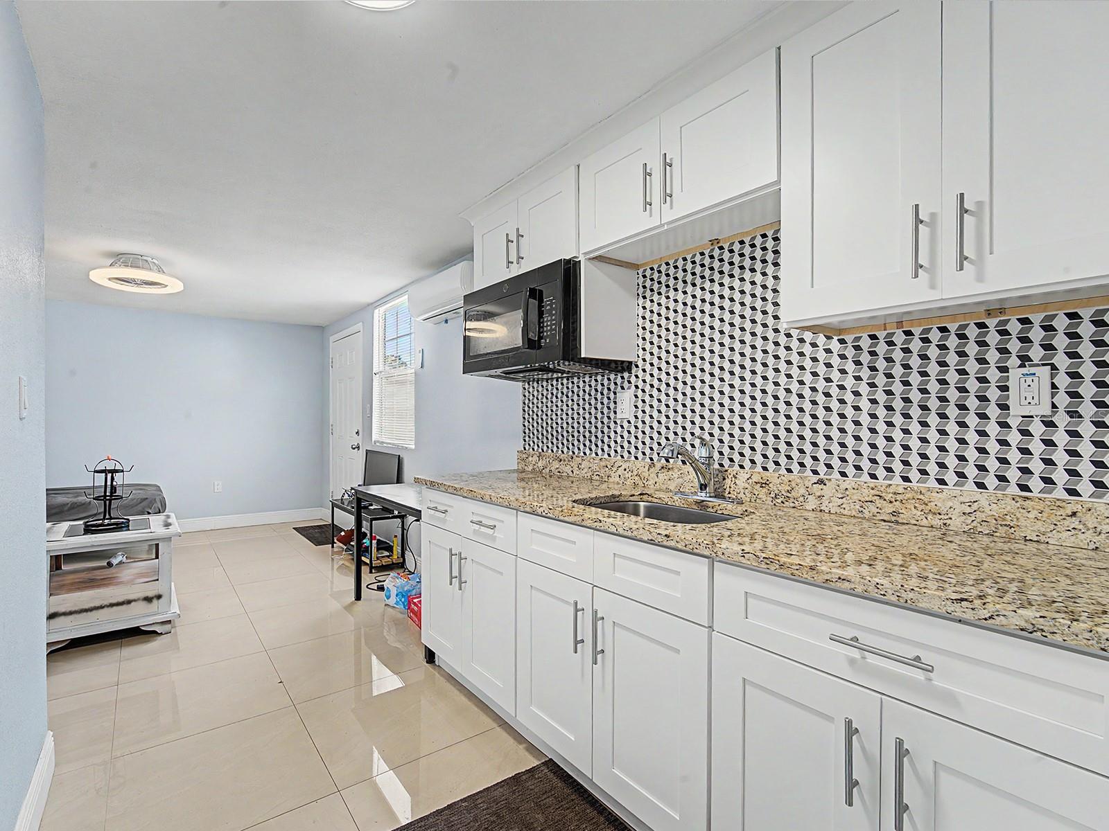 7012 CENTER CREEK DR, TAMPA, FL, 33615