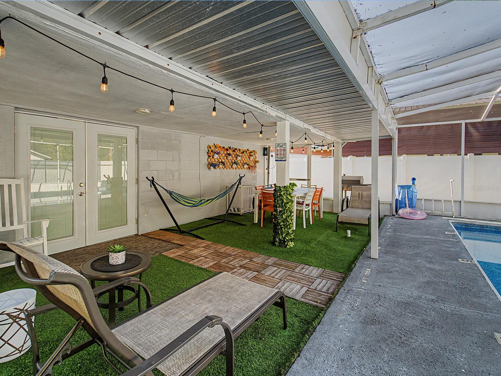 7012 CENTER CREEK DR, TAMPA, FL, 33615