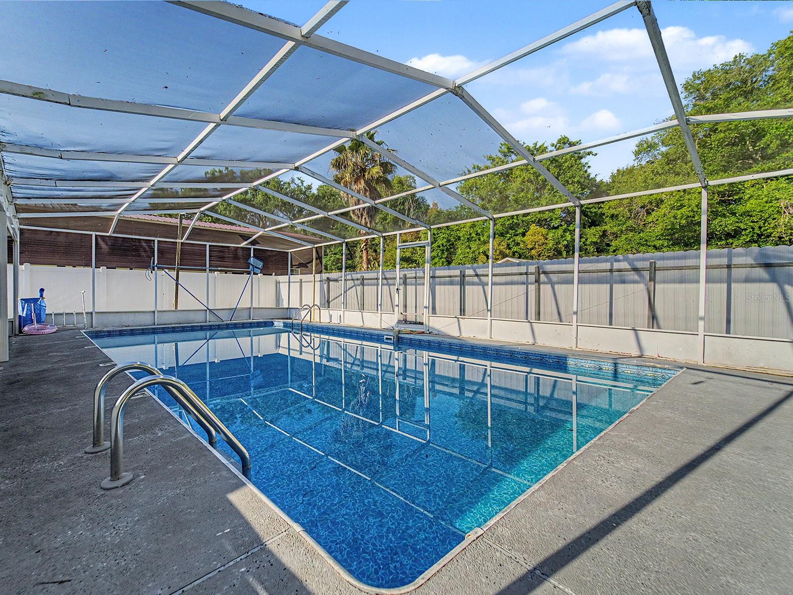 7012 CENTER CREEK DR, TAMPA, FL, 33615