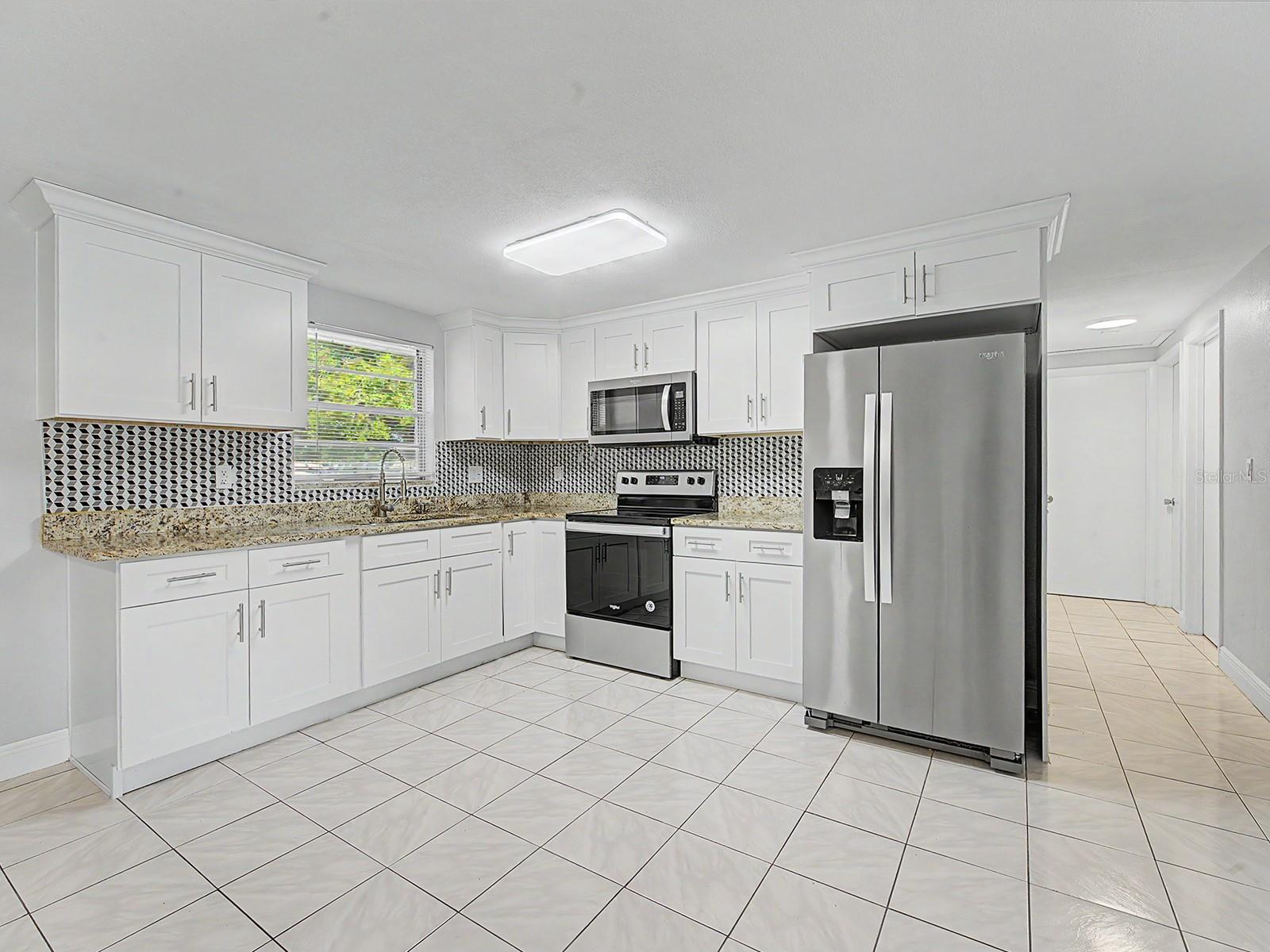 7012 CENTER CREEK DR, TAMPA, FL, 33615