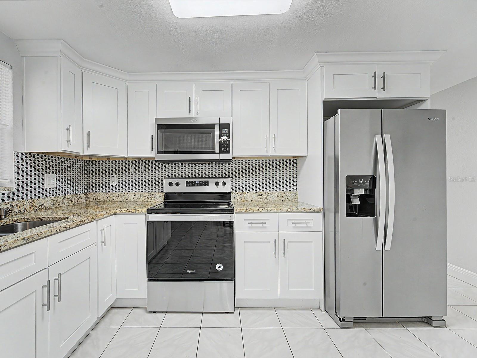 7012 CENTER CREEK DR, TAMPA, FL, 33615