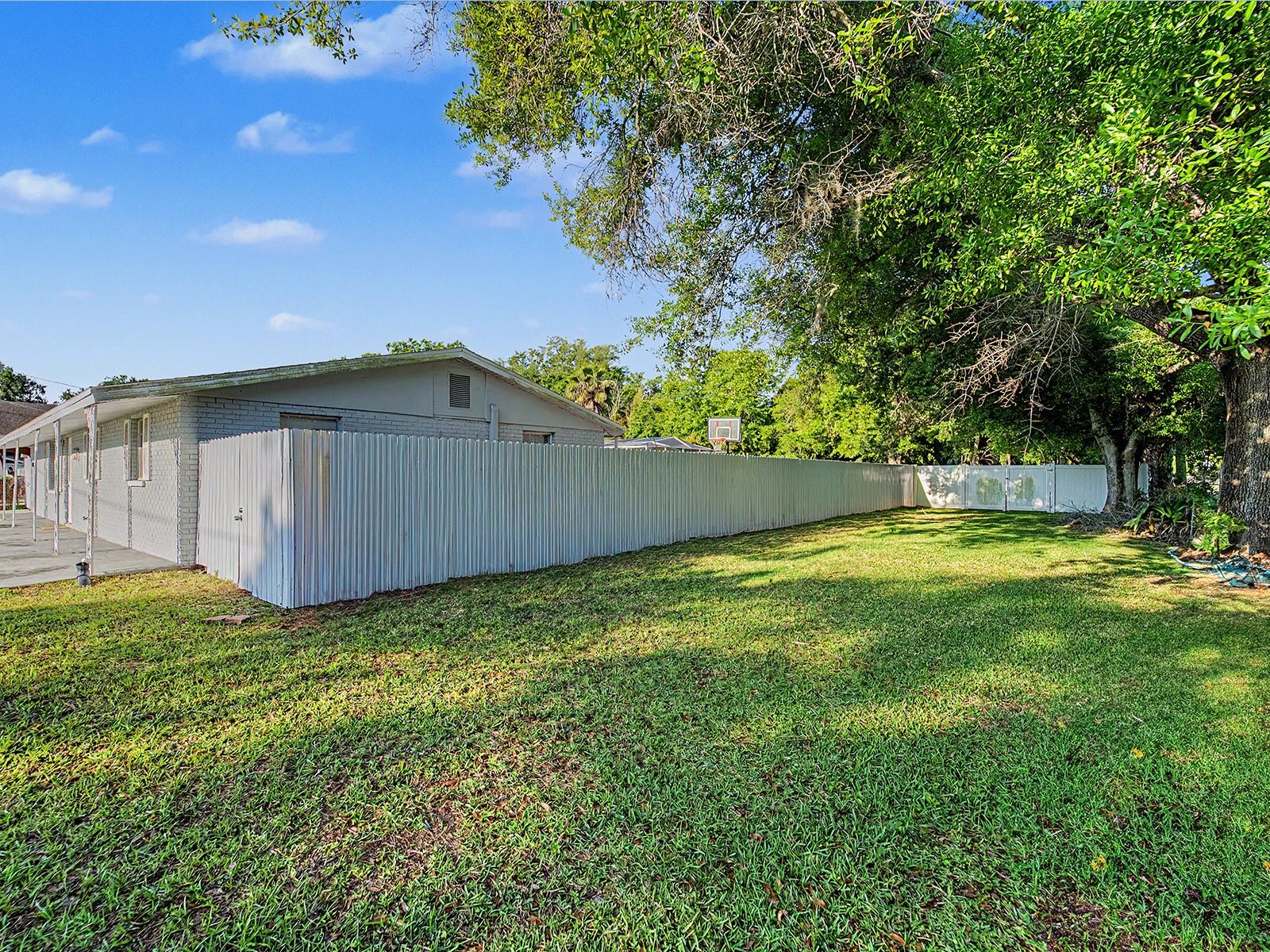 7012 CENTER CREEK DR, TAMPA, FL, 33615
