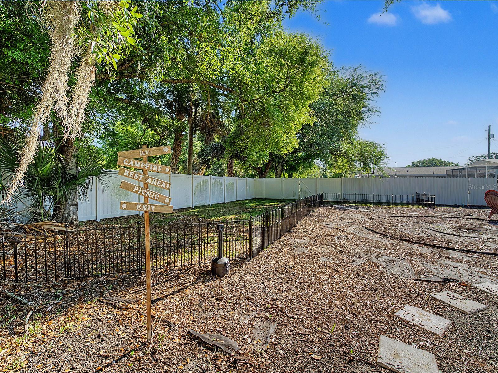7012 CENTER CREEK DR, TAMPA, FL, 33615