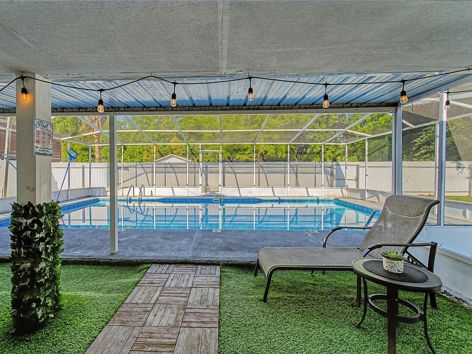7012 CENTER CREEK DR, TAMPA, FL, 33615