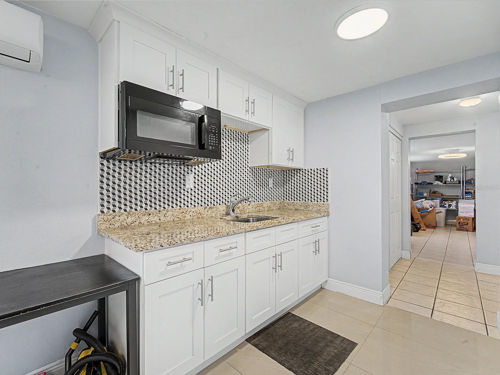 7012 CENTER CREEK DR, TAMPA, FL, 33615