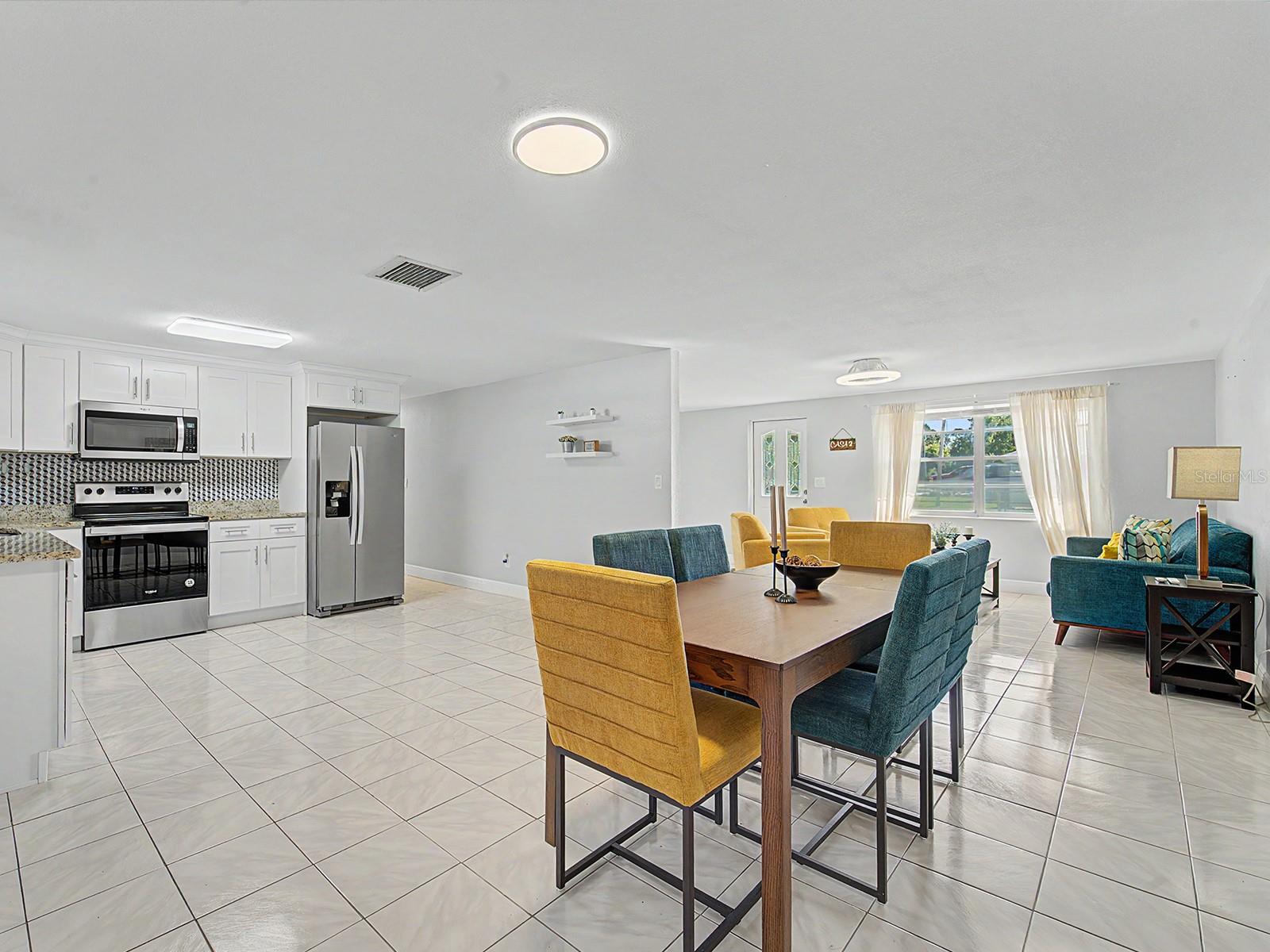 7012 CENTER CREEK DR, TAMPA, FL, 33615