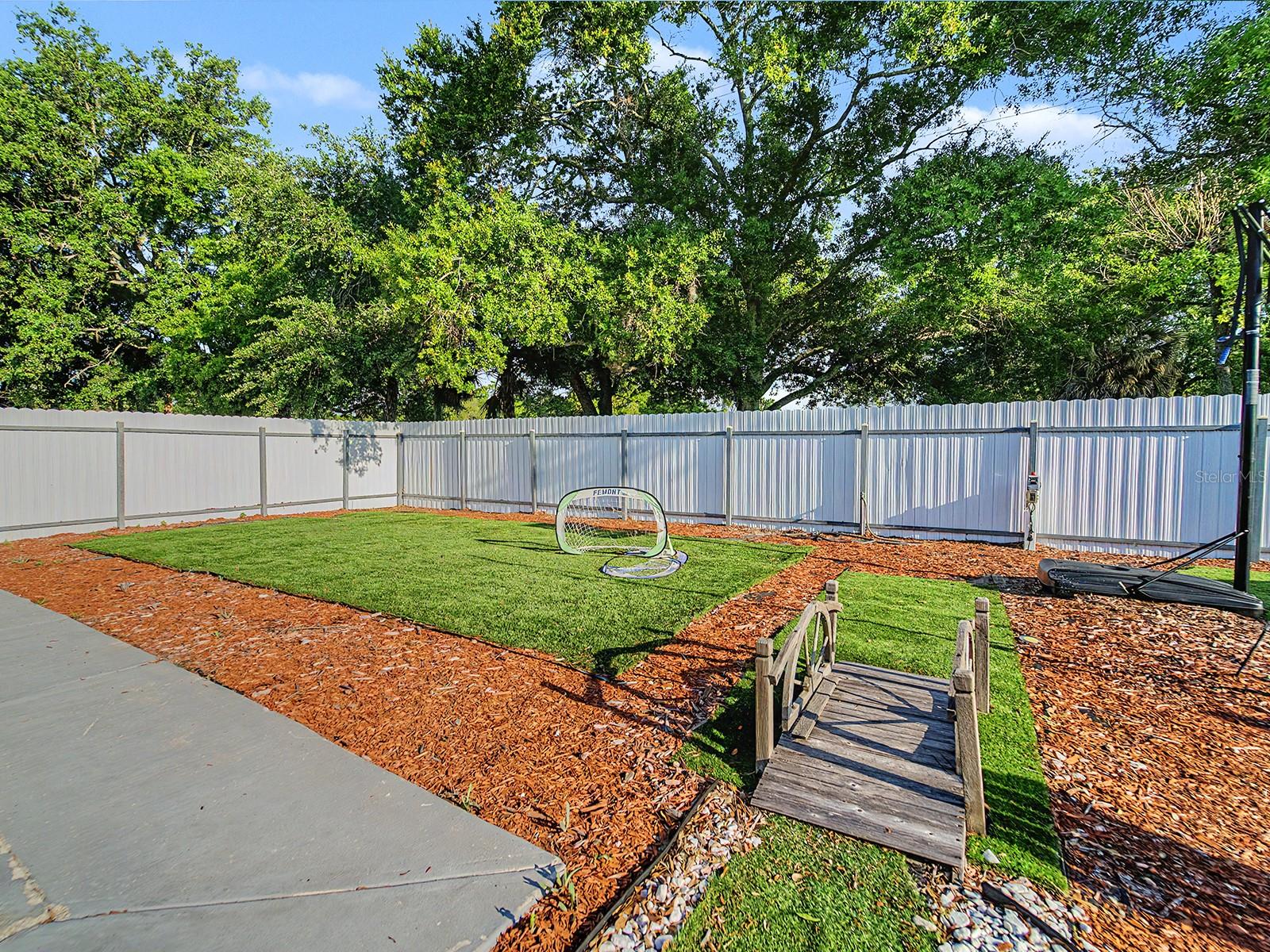 7012 CENTER CREEK DR, TAMPA, FL, 33615