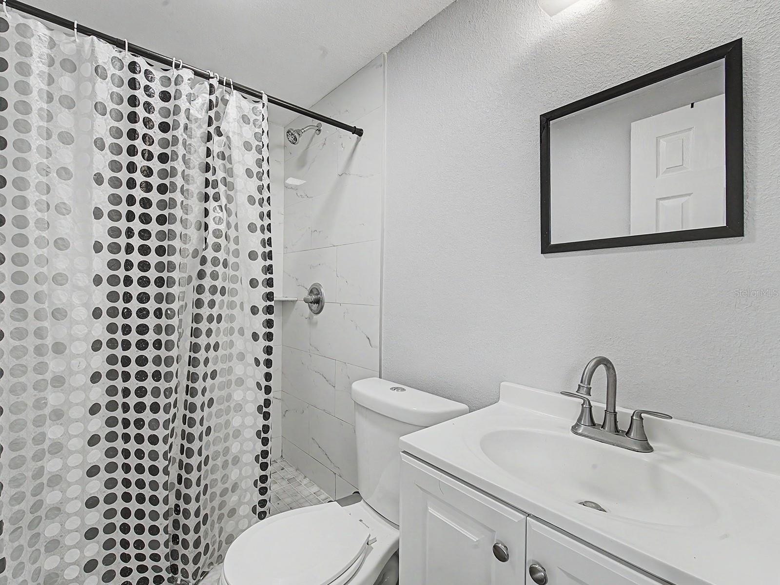 7012 CENTER CREEK DR, TAMPA, FL, 33615