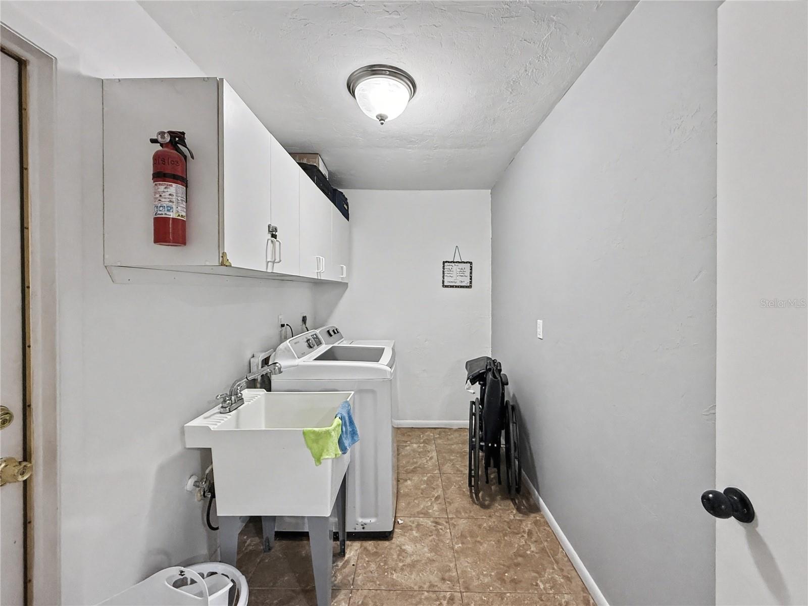 7658 LAUREL VALLEY RD, FORT MYERS, FL, 33967