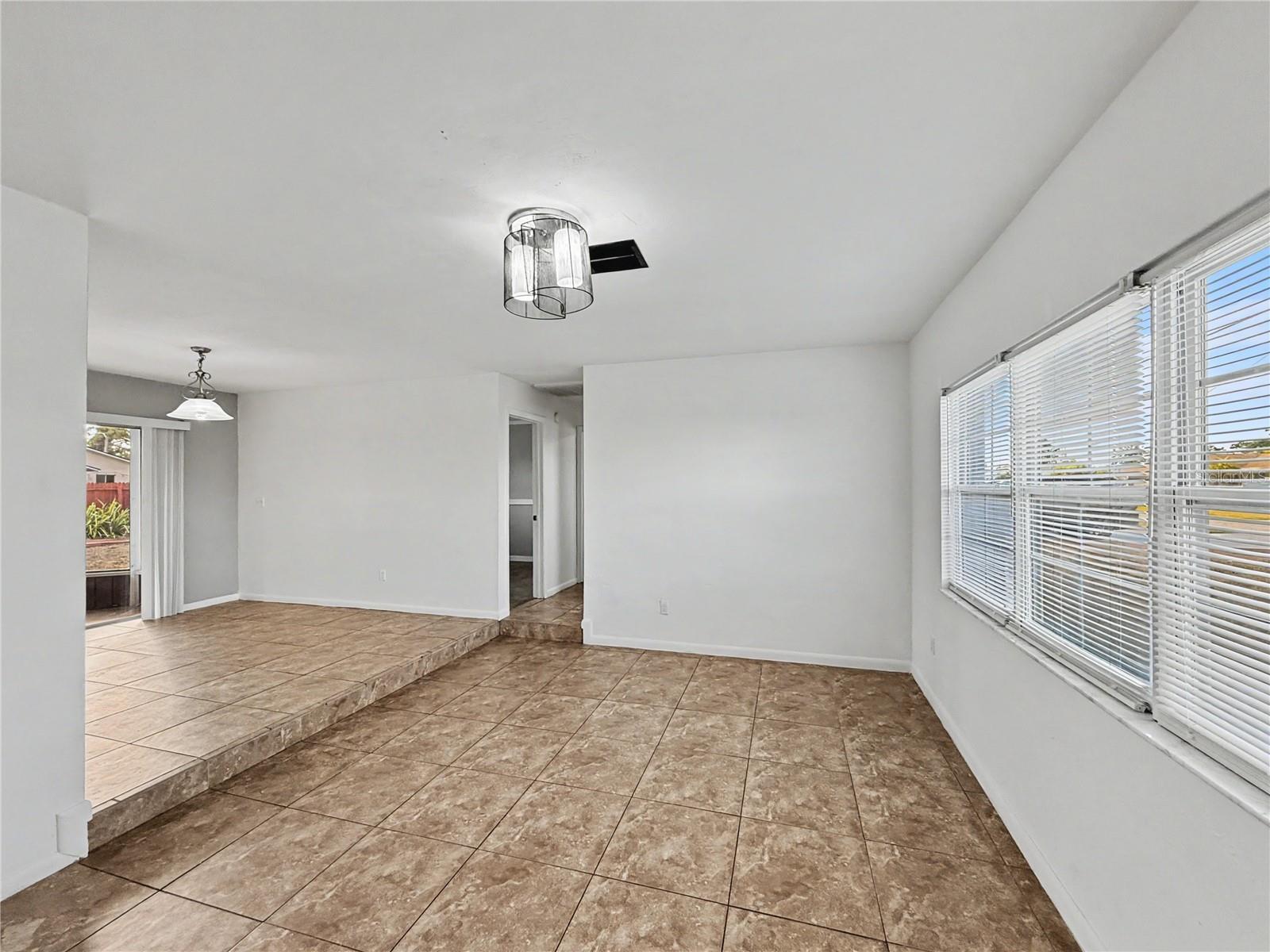 7658 LAUREL VALLEY RD, FORT MYERS, FL, 33967