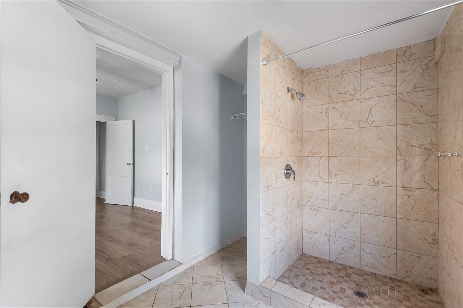 811 W AMELIA AVE, TAMPA, FL, 33602