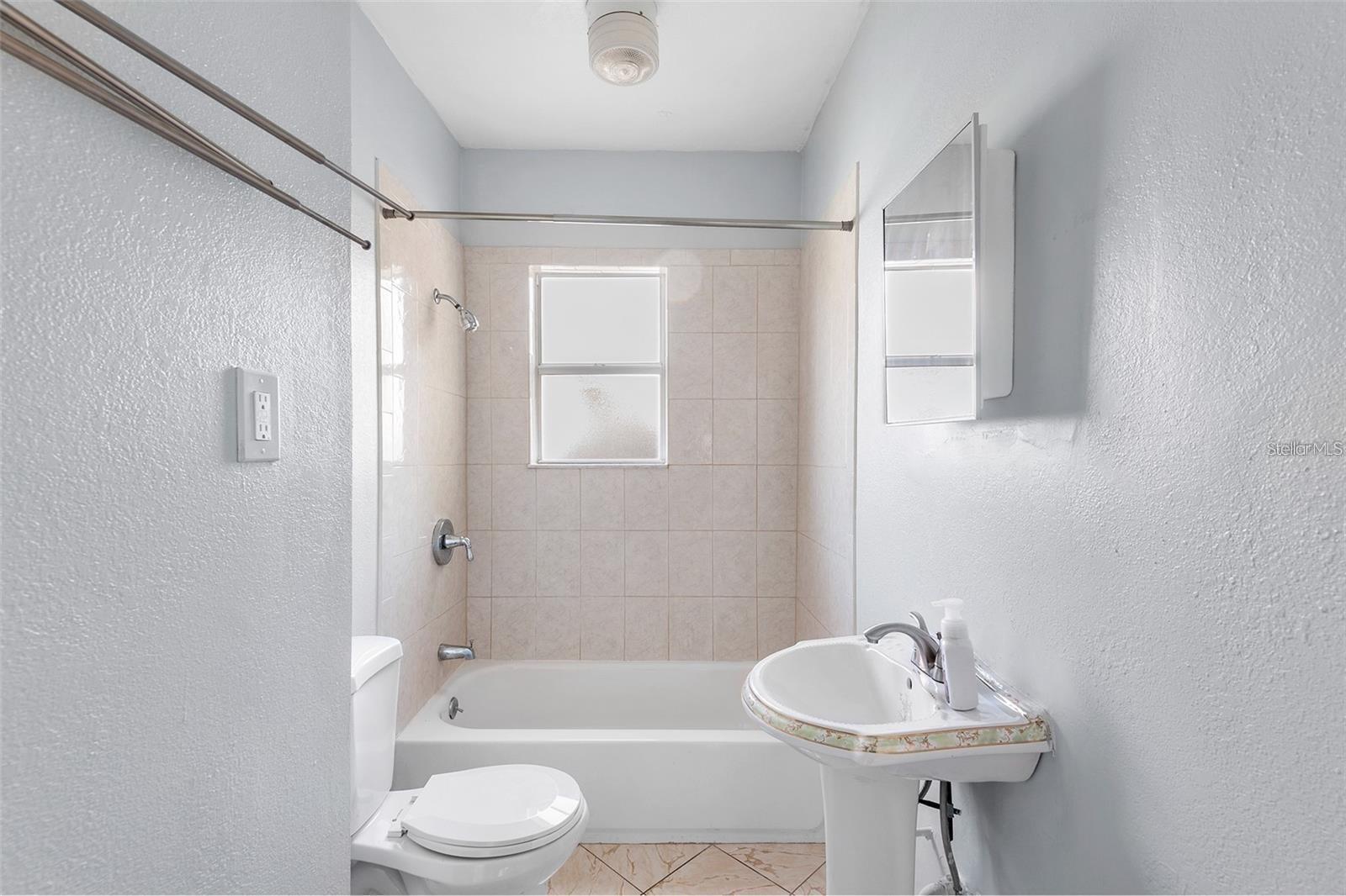 811 W AMELIA AVE, TAMPA, FL, 33602