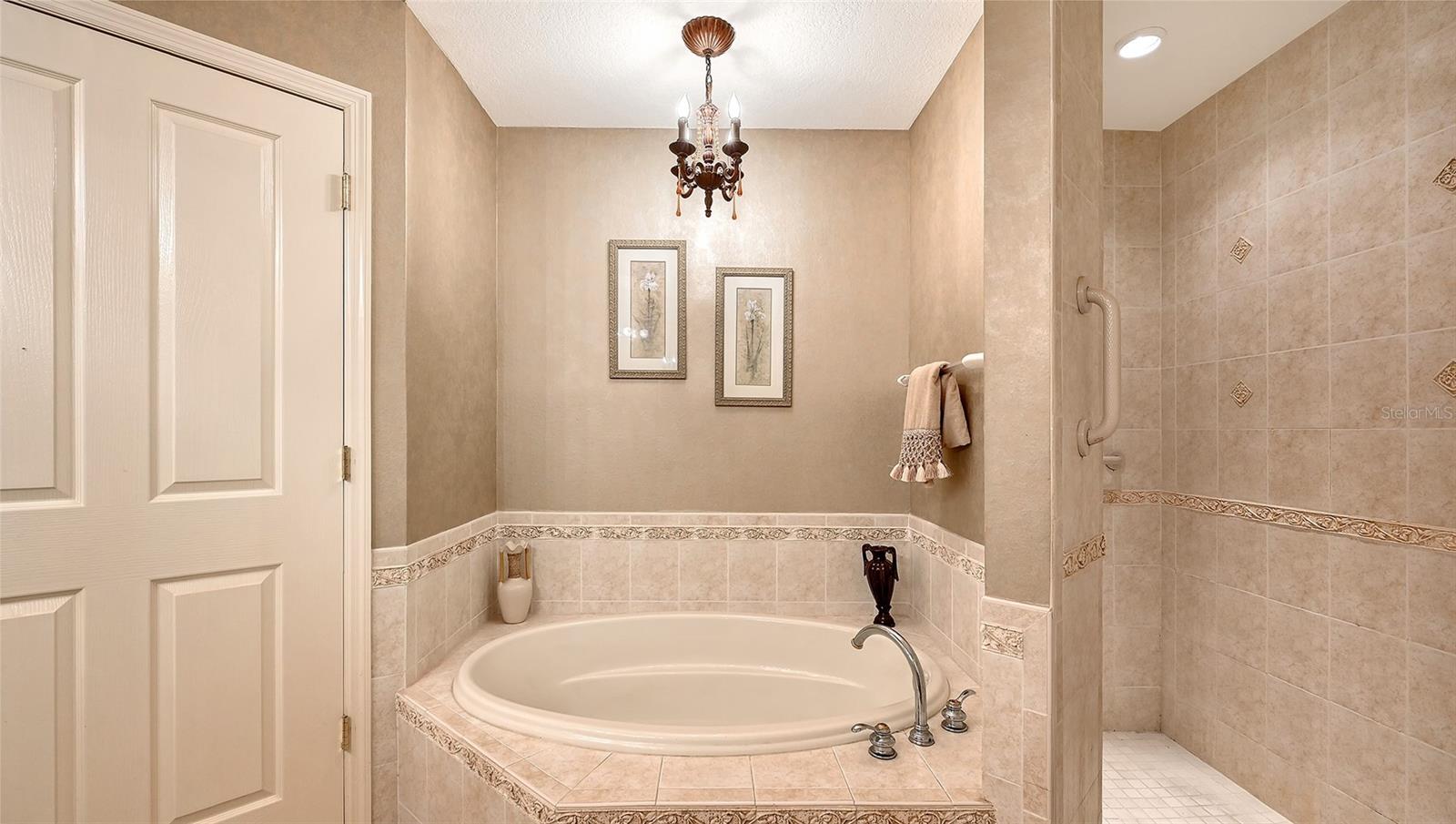 N6143541 Property Photo