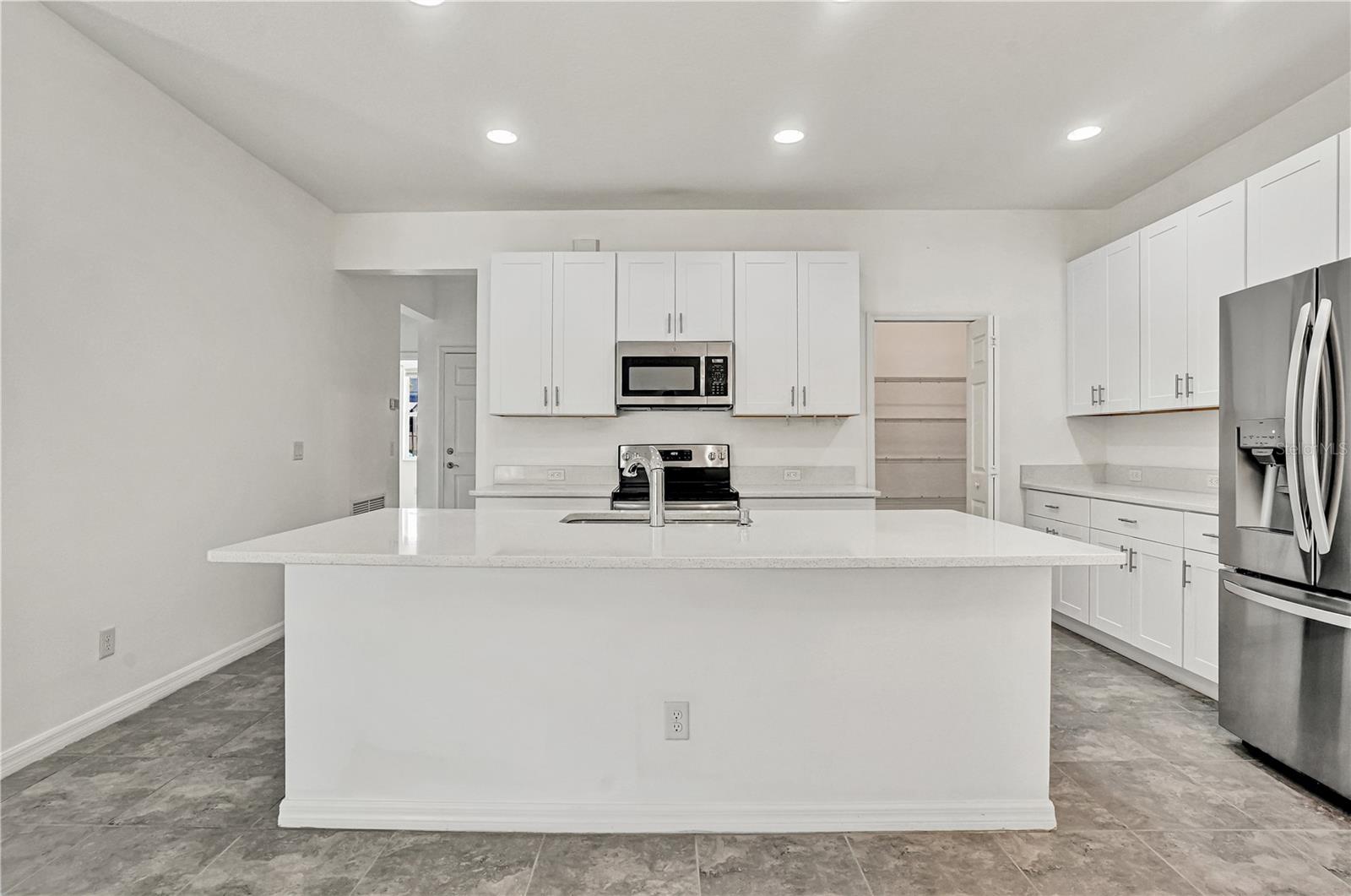 8544 CACHE DR, SARASOTA, FL, 34240