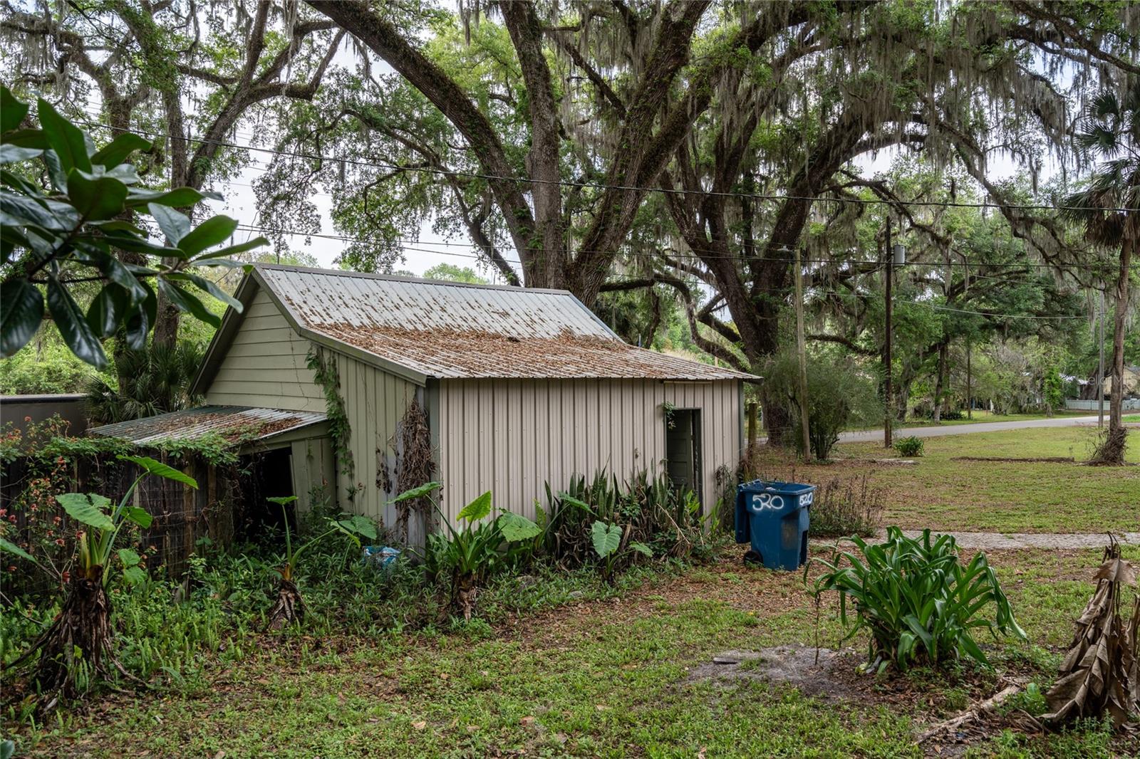520 DESOTO AVE, DE LEON SPRINGS, FL, 32130