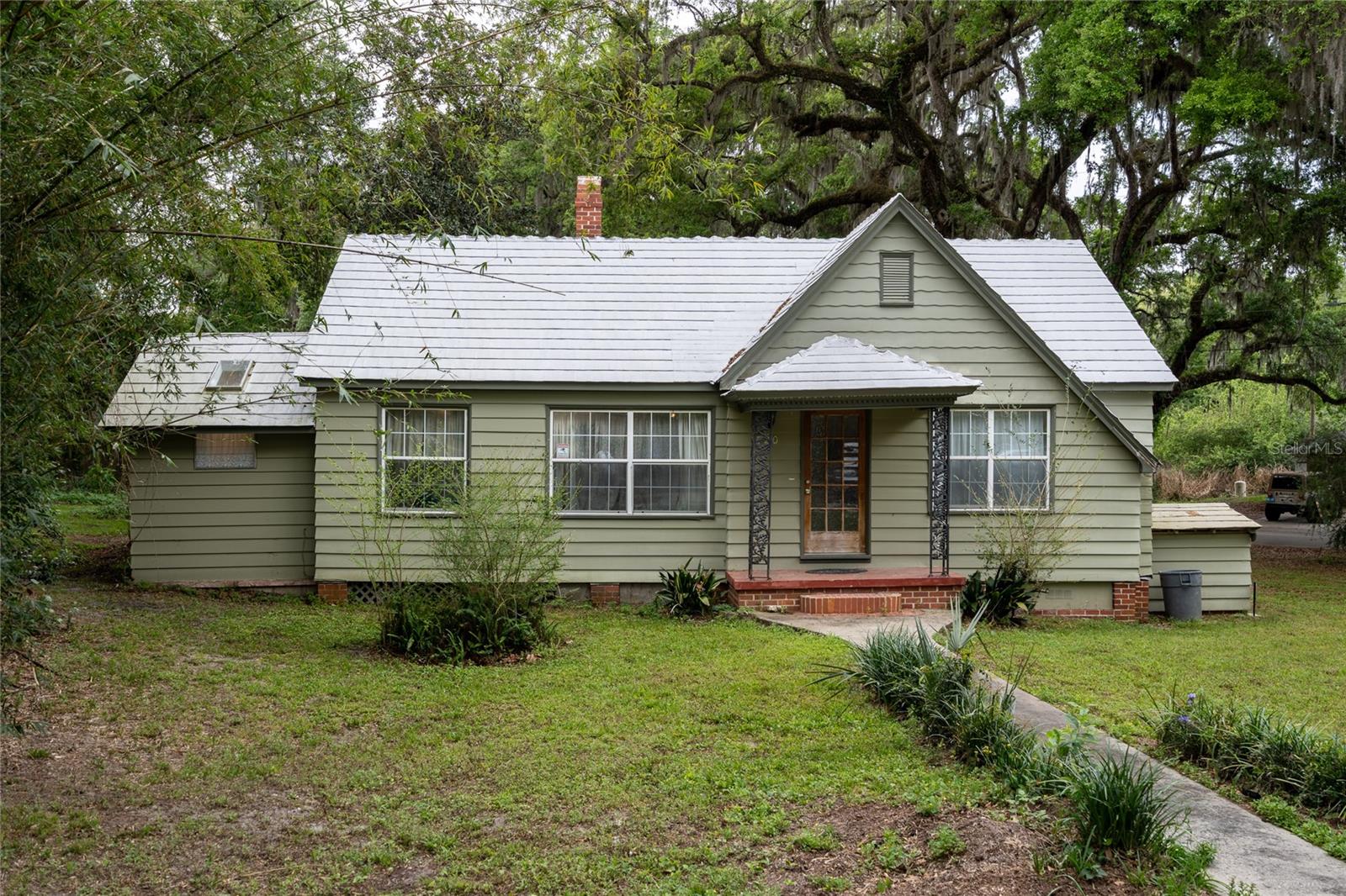 520 DESOTO AVE, DE LEON SPRINGS, FL, 32130