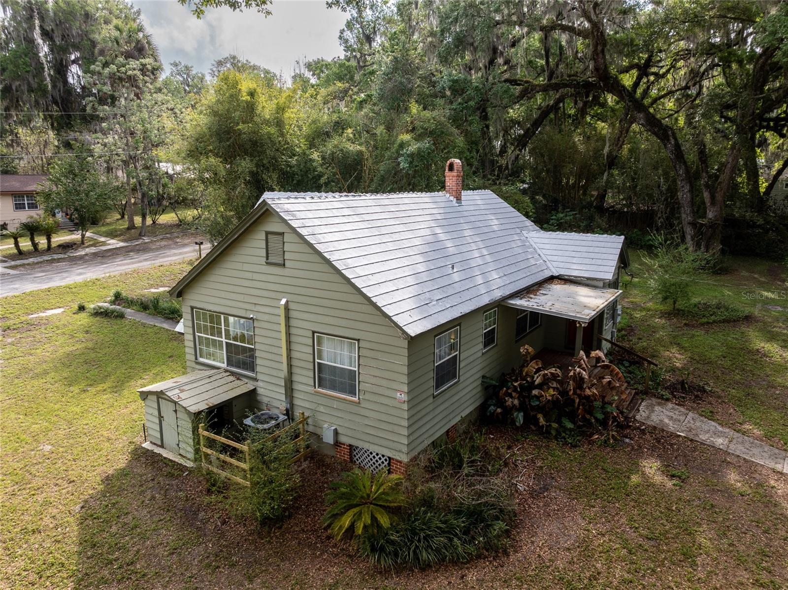 520 DESOTO AVE, DE LEON SPRINGS, FL, 32130
