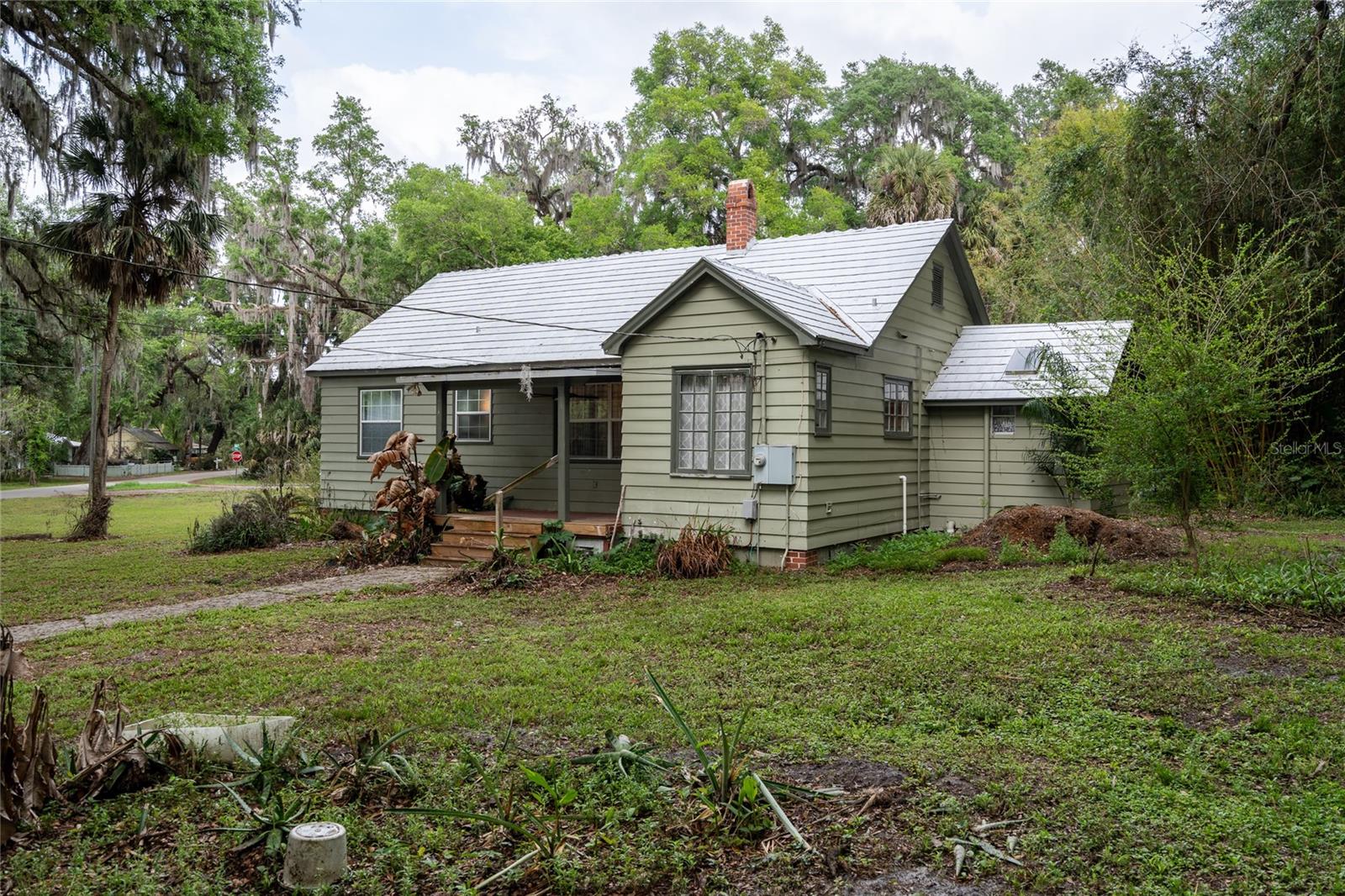 520 DESOTO AVE, DE LEON SPRINGS, FL, 32130