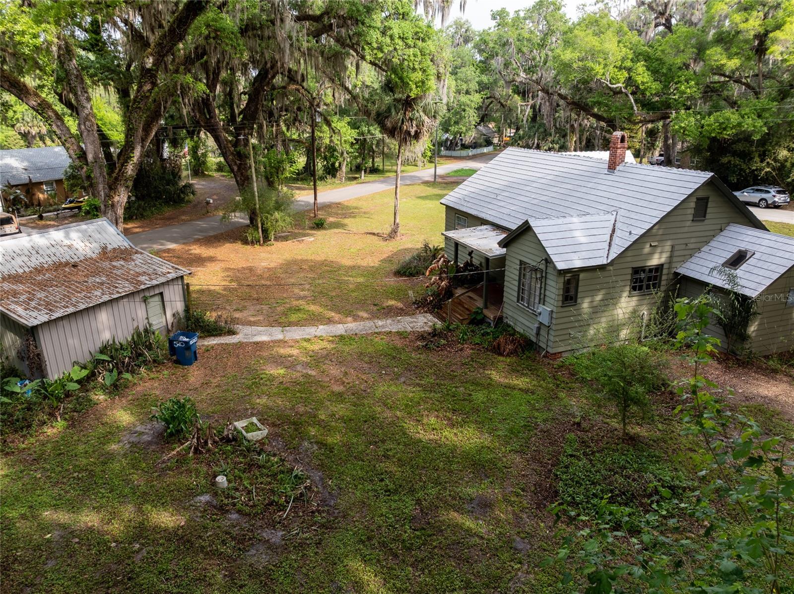 520 DESOTO AVE, DE LEON SPRINGS, FL, 32130