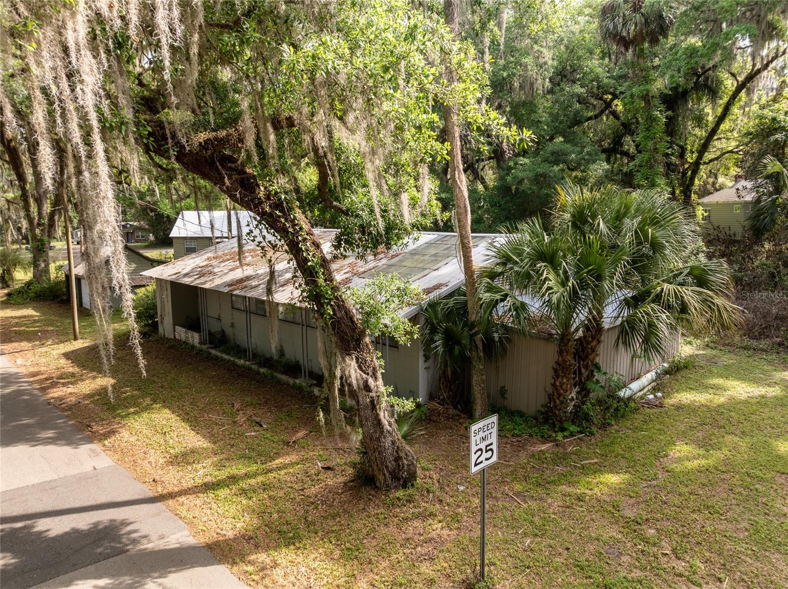 520 DESOTO AVE, DE LEON SPRINGS, FL, 32130