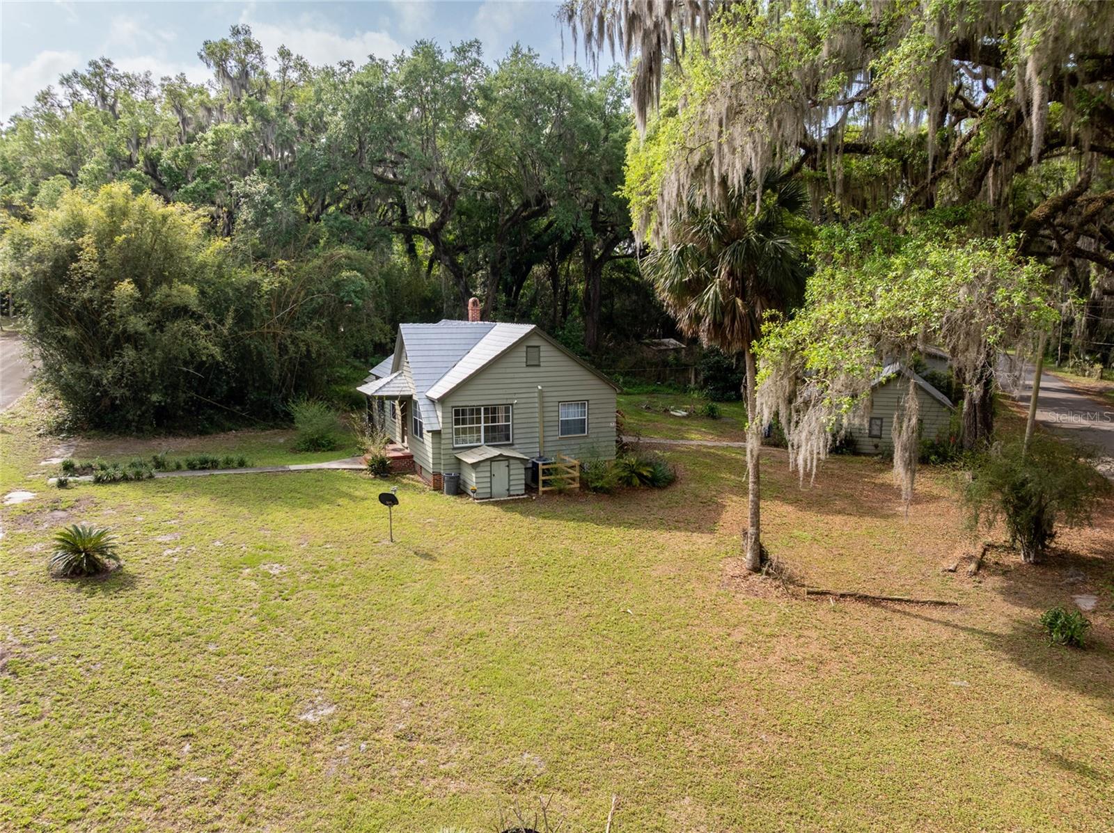 520 DESOTO AVE, DE LEON SPRINGS, FL, 32130